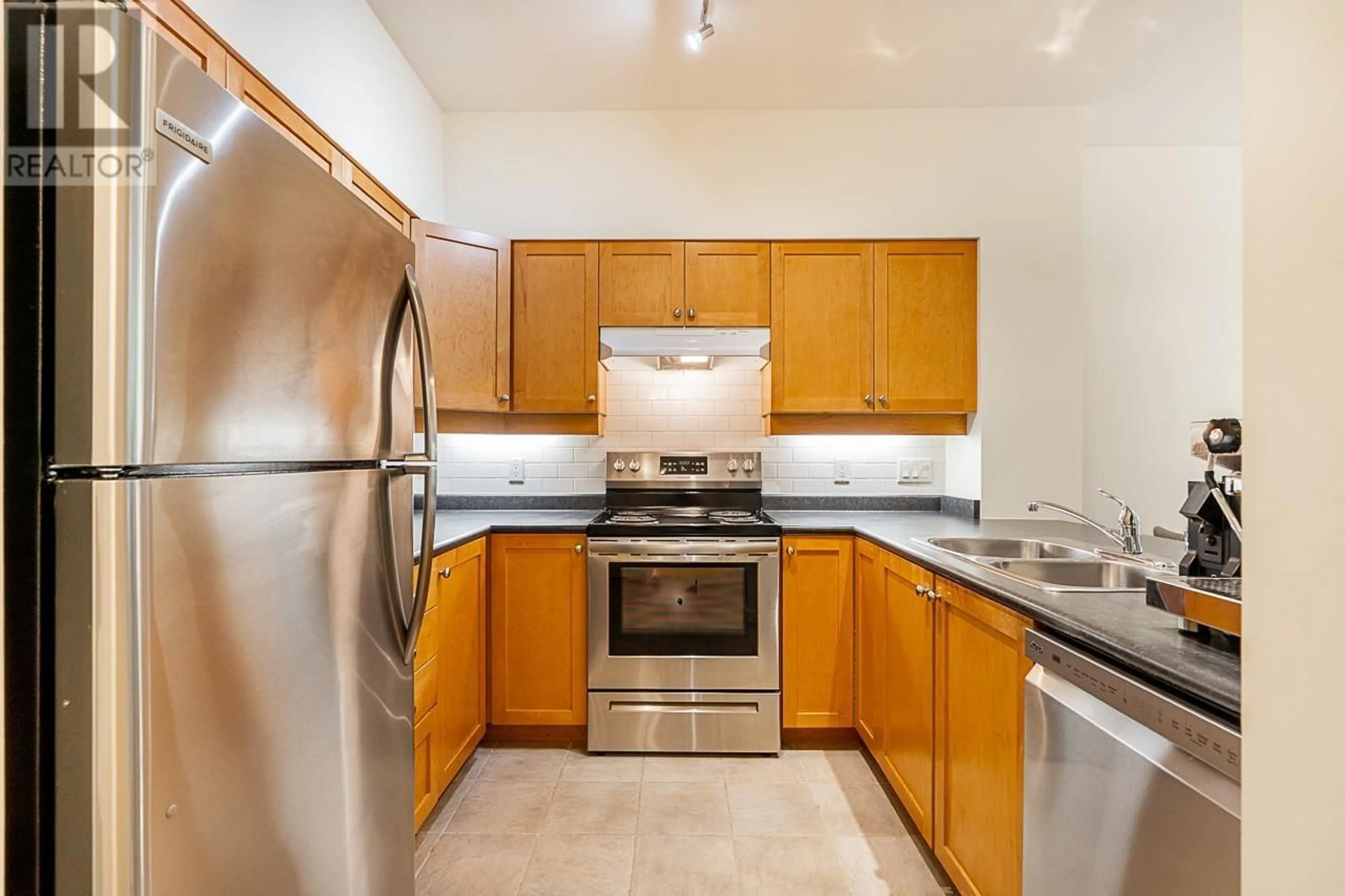 Standard kitchen, ceramic/tile floor for 113 - 808 SANGSTER PLACE, New Westminster British Columbia V3L5W3