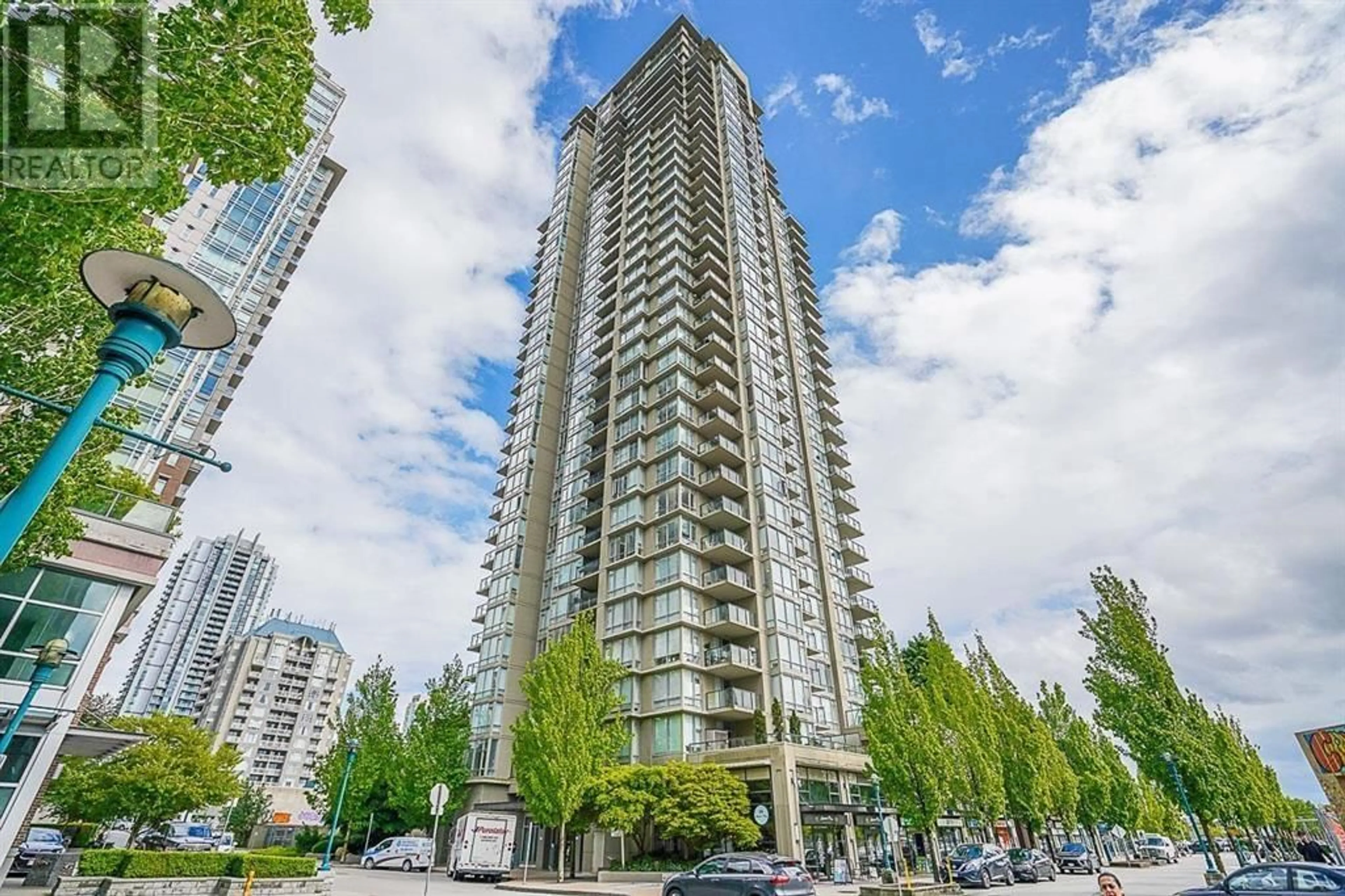 Patio, building for 803 - 2980 ATLANTIC AVENUE, Coquitlam British Columbia V3B0G2