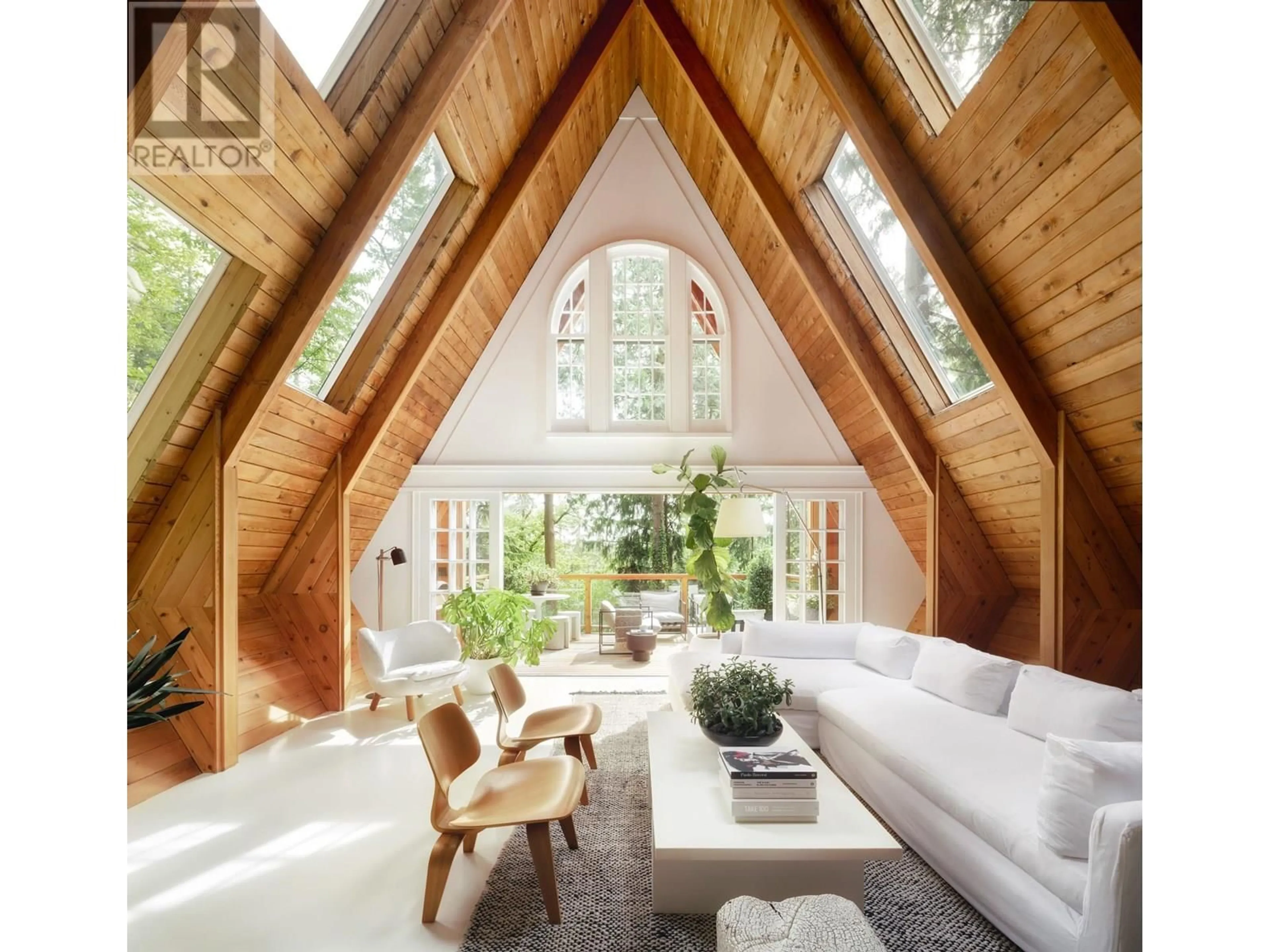 Living room with furniture, wood/laminate floor for 1940 RIVERGROVE PLACE, North Vancouver British Columbia V7H2L4