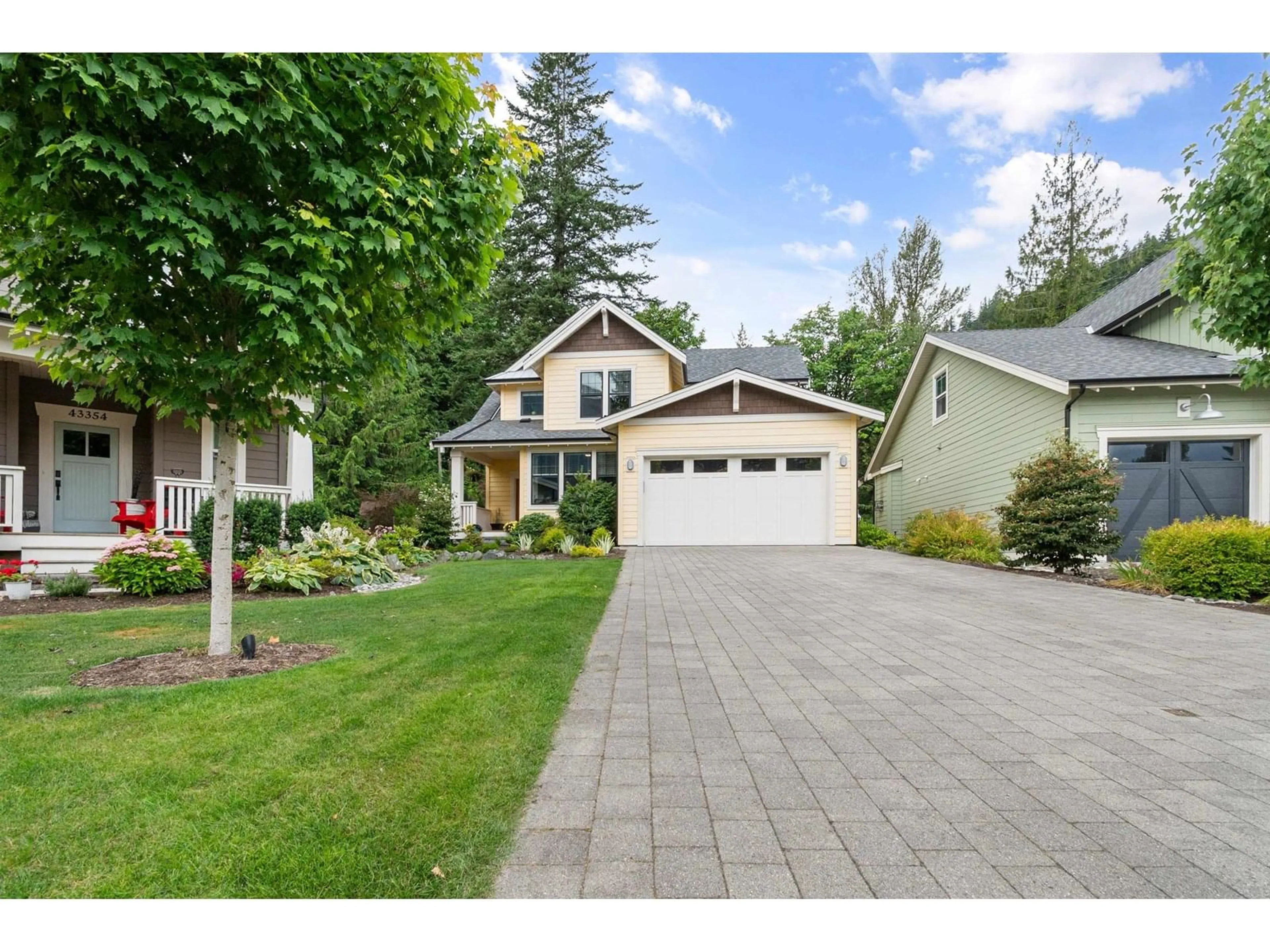 Home with vinyl exterior material, street for 43348 CREEKSIDE CIRCLE, Lindell Beach British Columbia V2R0Z4
