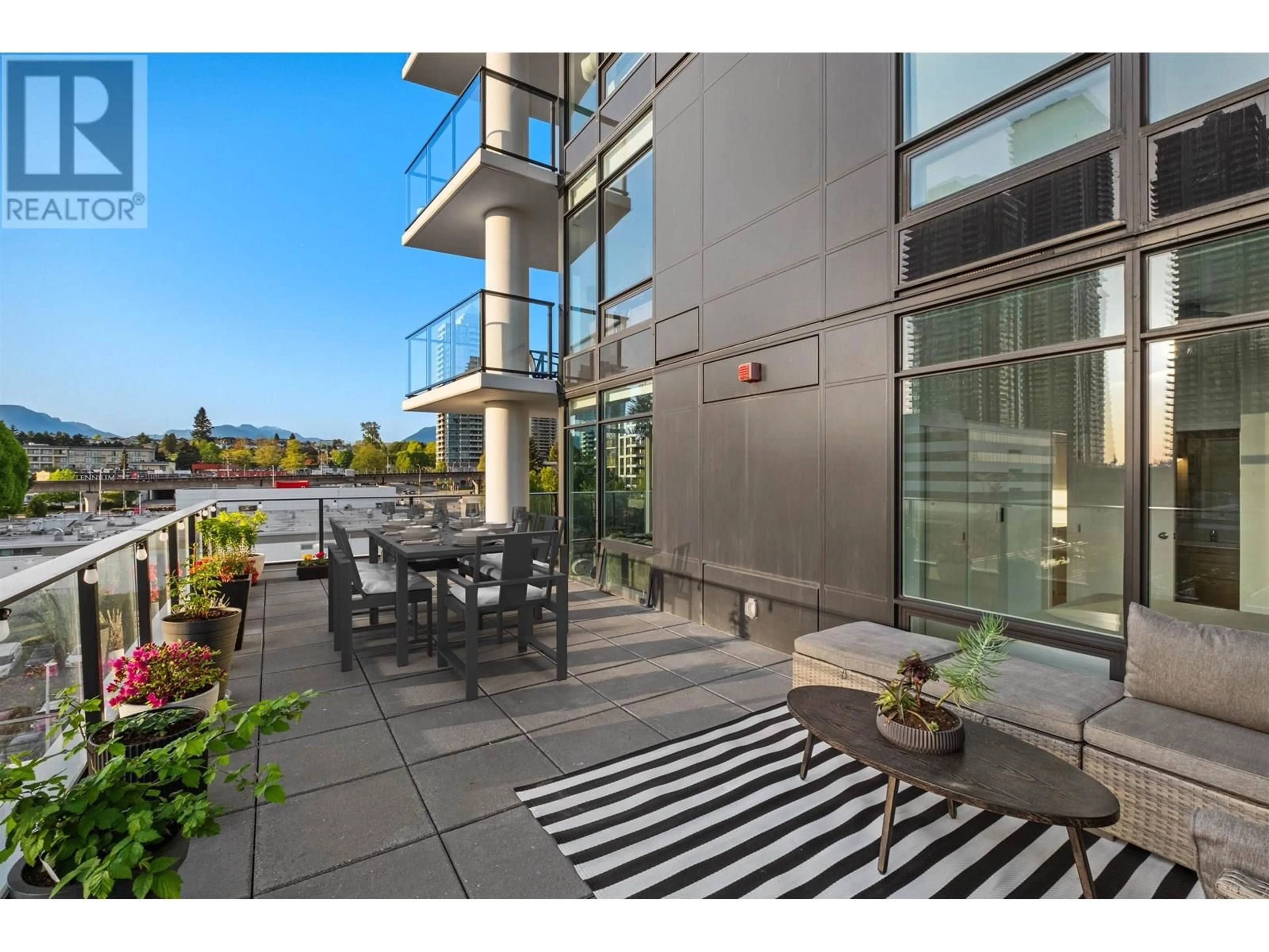 Patio, unknown for 504 - 2181 MADISON AVENUE, Burnaby British Columbia V5C0N4
