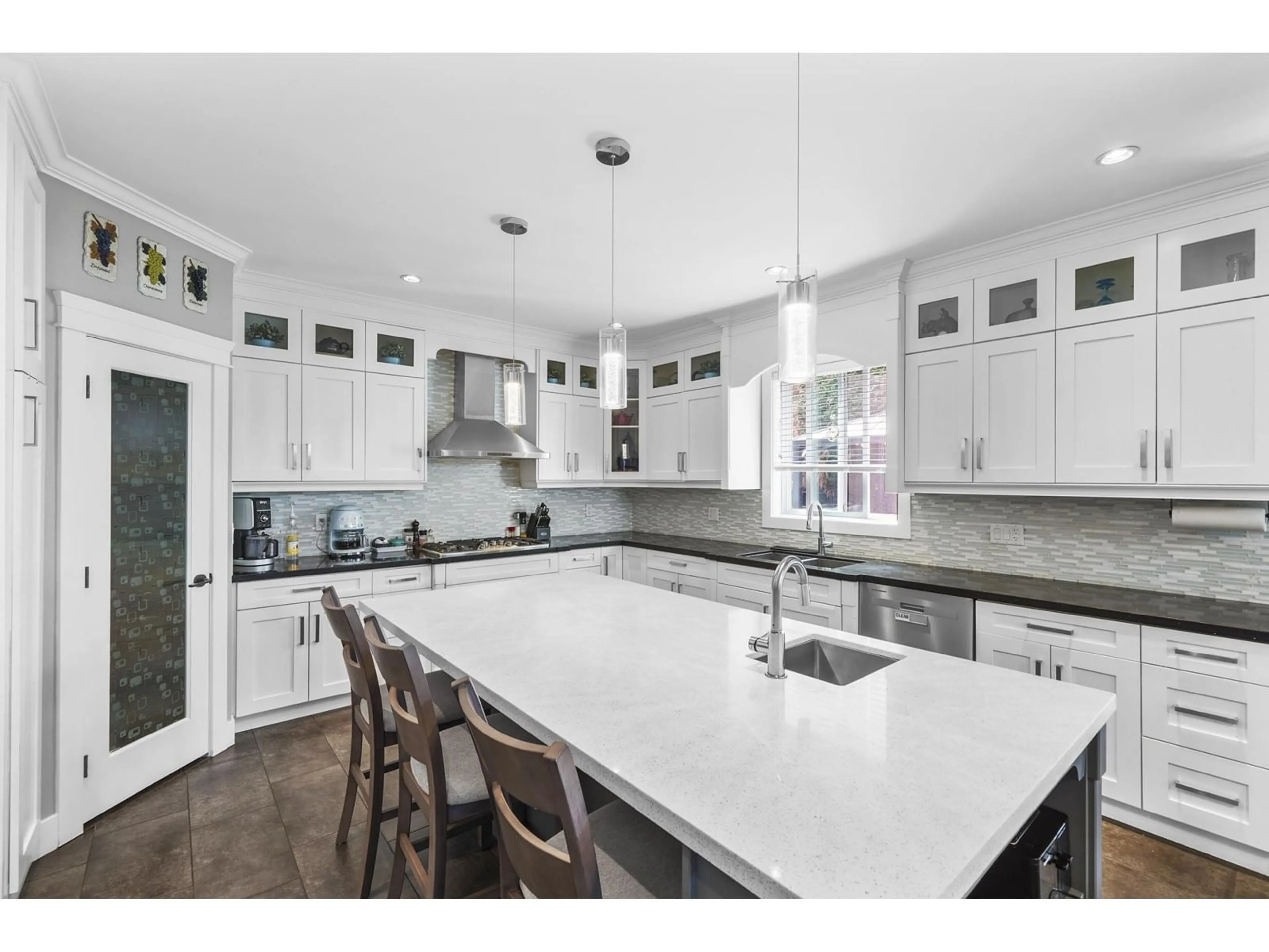 Open concept kitchen, ceramic/tile floor for 7761 DEERFIELD, Mission British Columbia V2V5X2