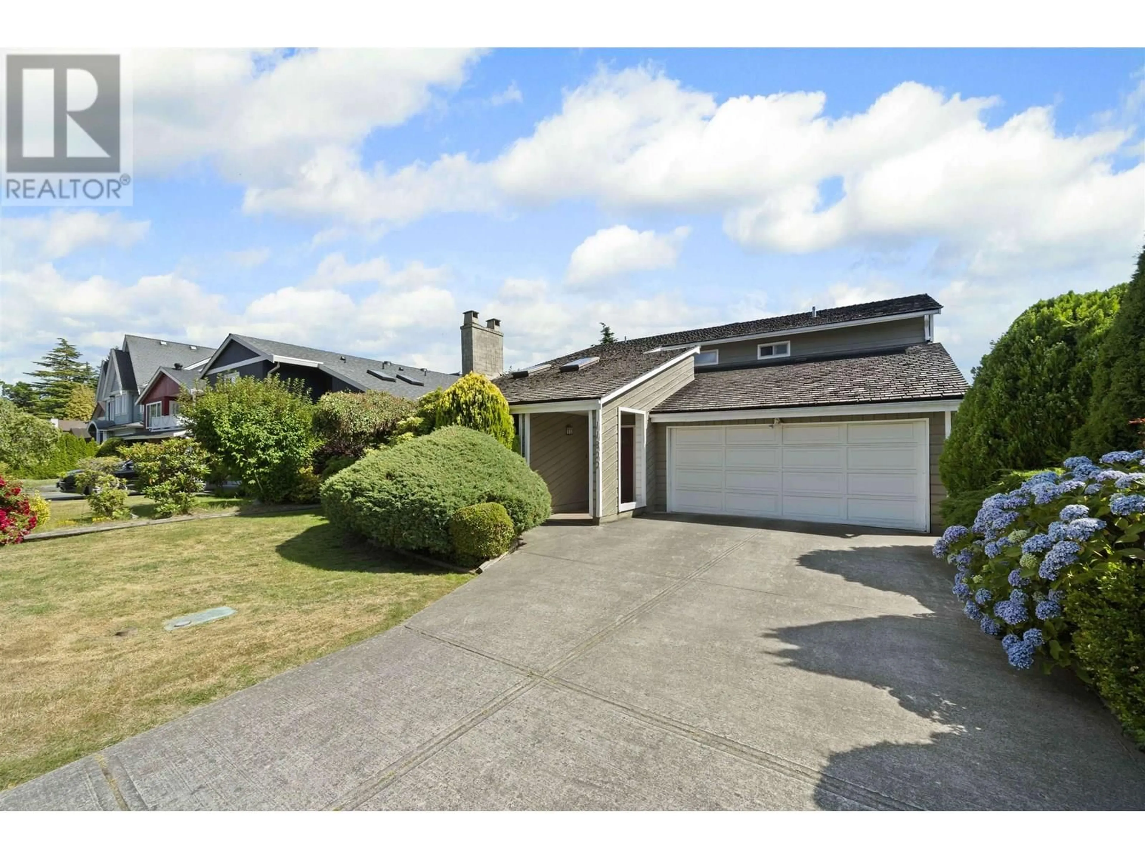 A pic from outside/outdoor area/front of a property/back of a property/a pic from drone, street for 11800 PINTAIL DRIVE, Richmond British Columbia V7E4P5