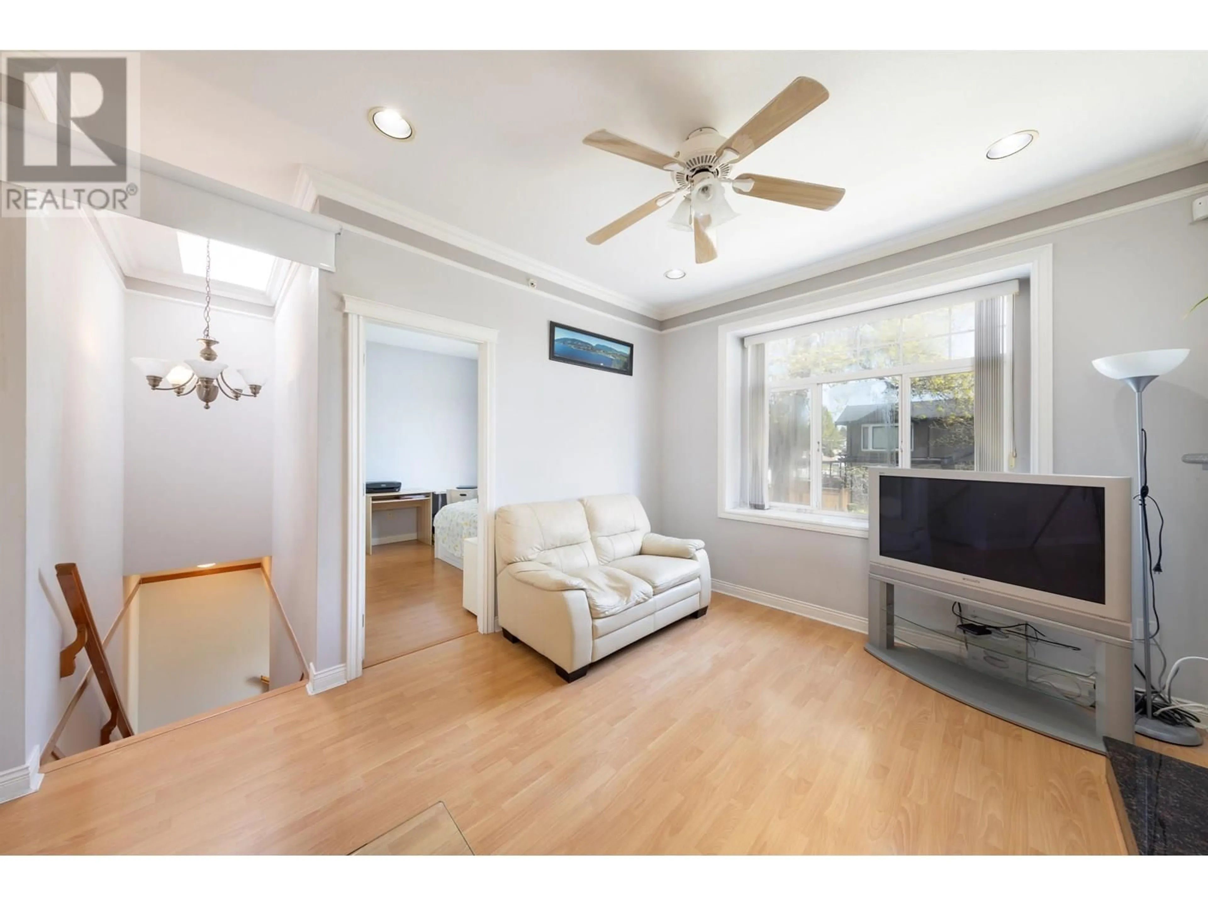 Living room with furniture, unknown for 6887 SHERBROOKE STREET, Vancouver British Columbia V5X4C9
