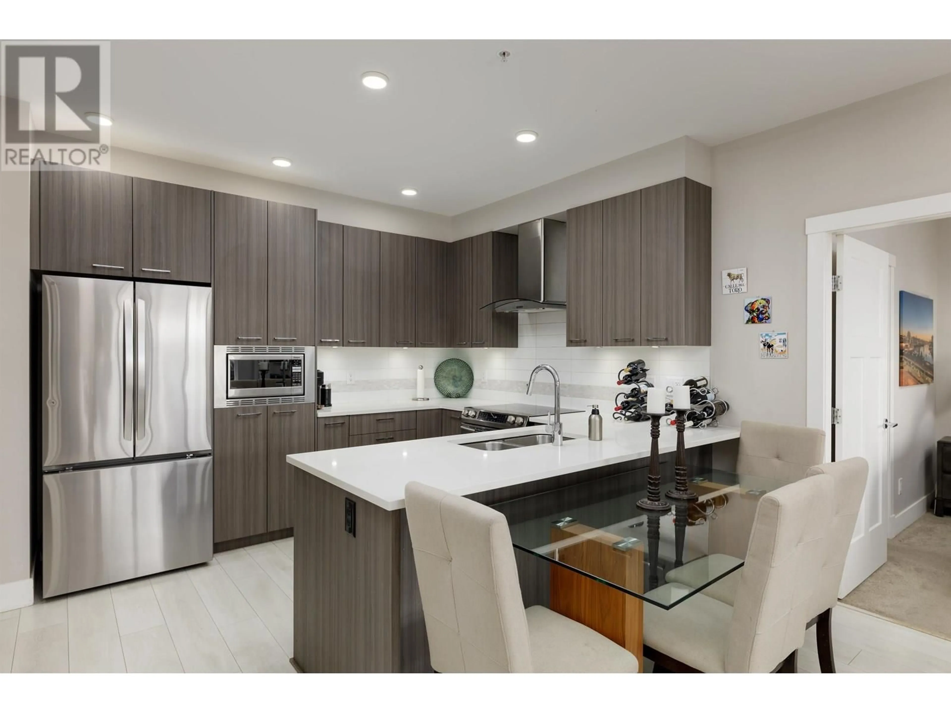 Open concept kitchen, ceramic/tile floor for 122 - 4690 HAWK LANE, Tsawwassen British Columbia V4M0C4