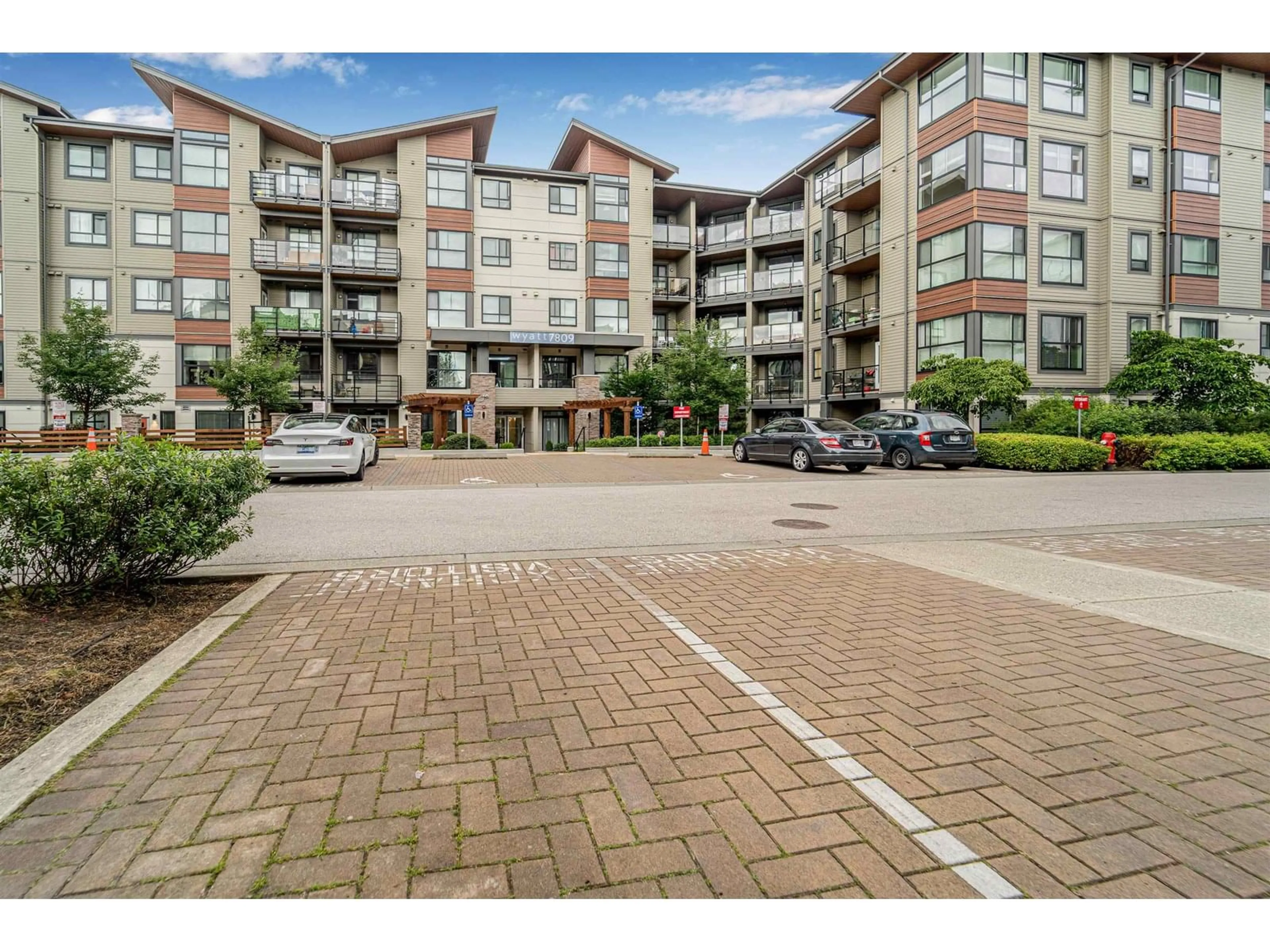 Unknown for 306 - 7809 209, Langley British Columbia V2Y3N6