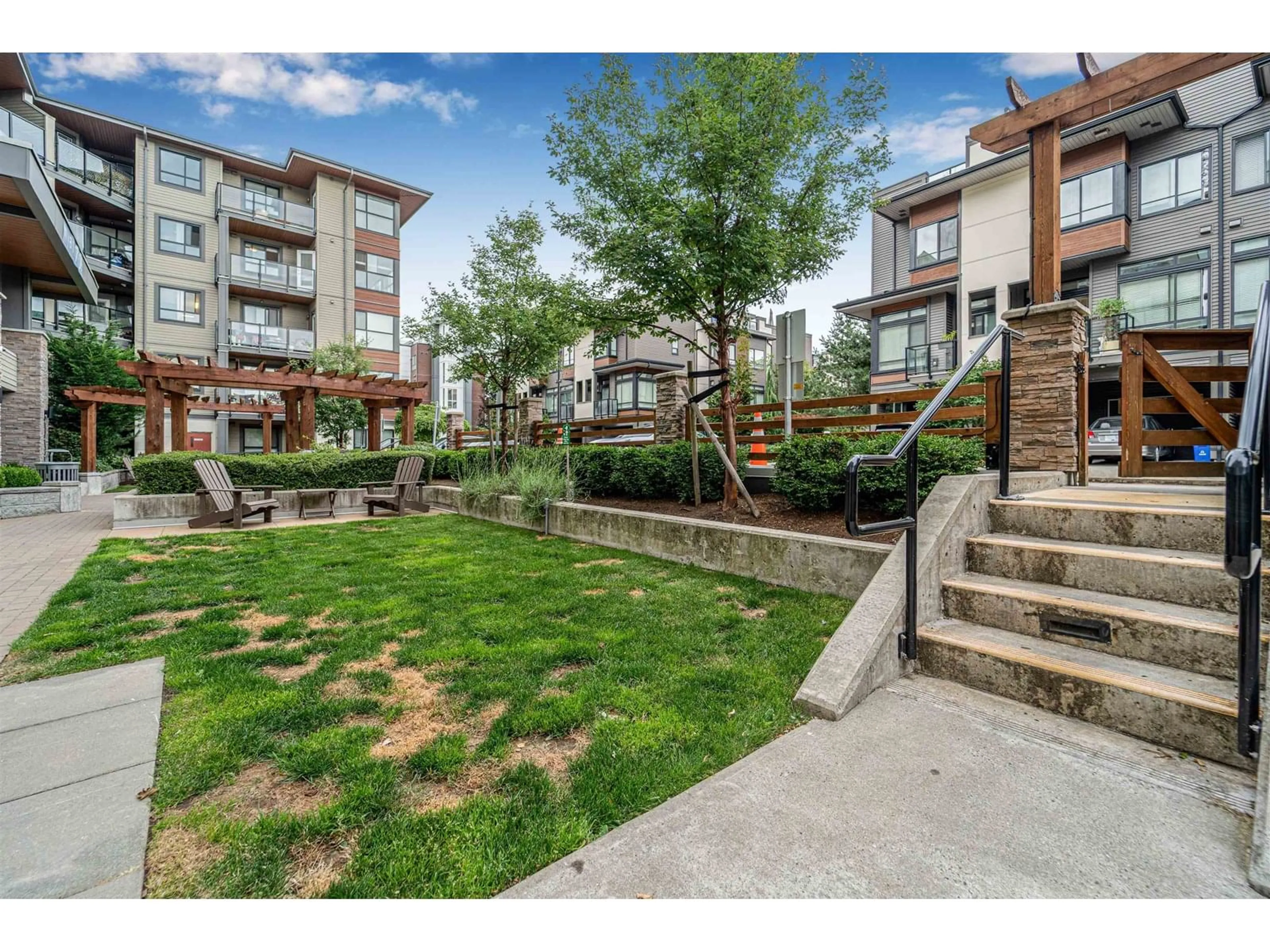Patio, street for 306 - 7809 209, Langley British Columbia V2Y3N6