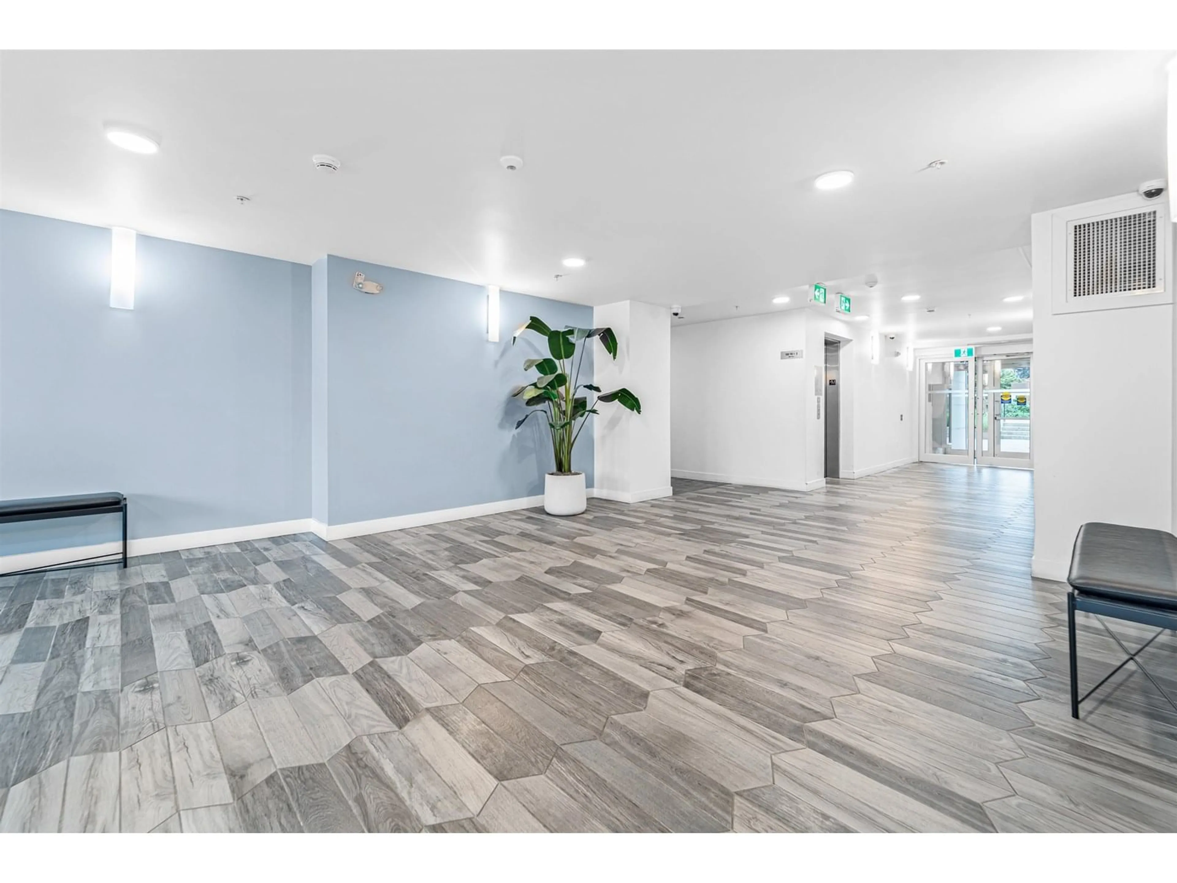 Indoor foyer for 306 - 7809 209, Langley British Columbia V2Y3N6