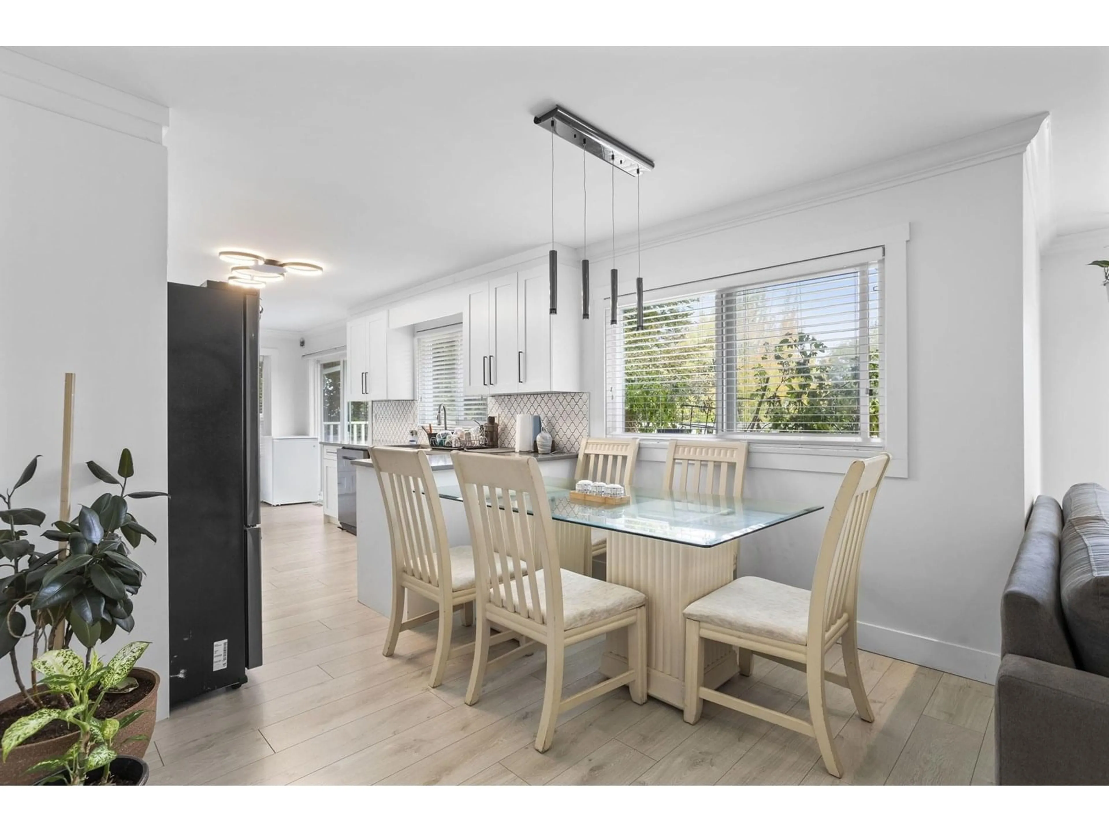 Open concept kitchen, unknown for 11885 CHATEAU, Delta British Columbia V4E3C7