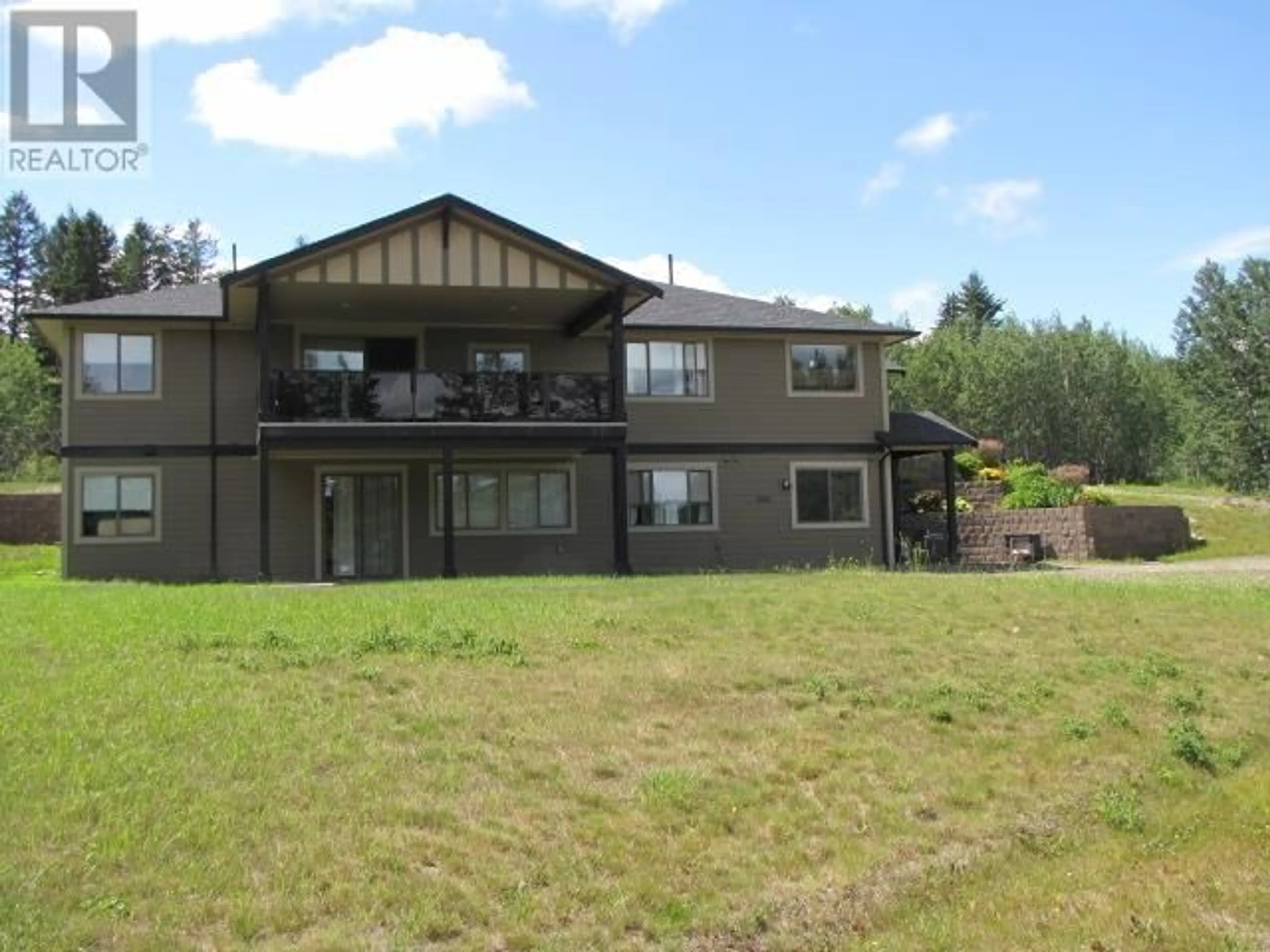 Home with vinyl exterior material, mountain view for 211 WOODLAND DRIVE, Williams Lake British Columbia V2G4P9