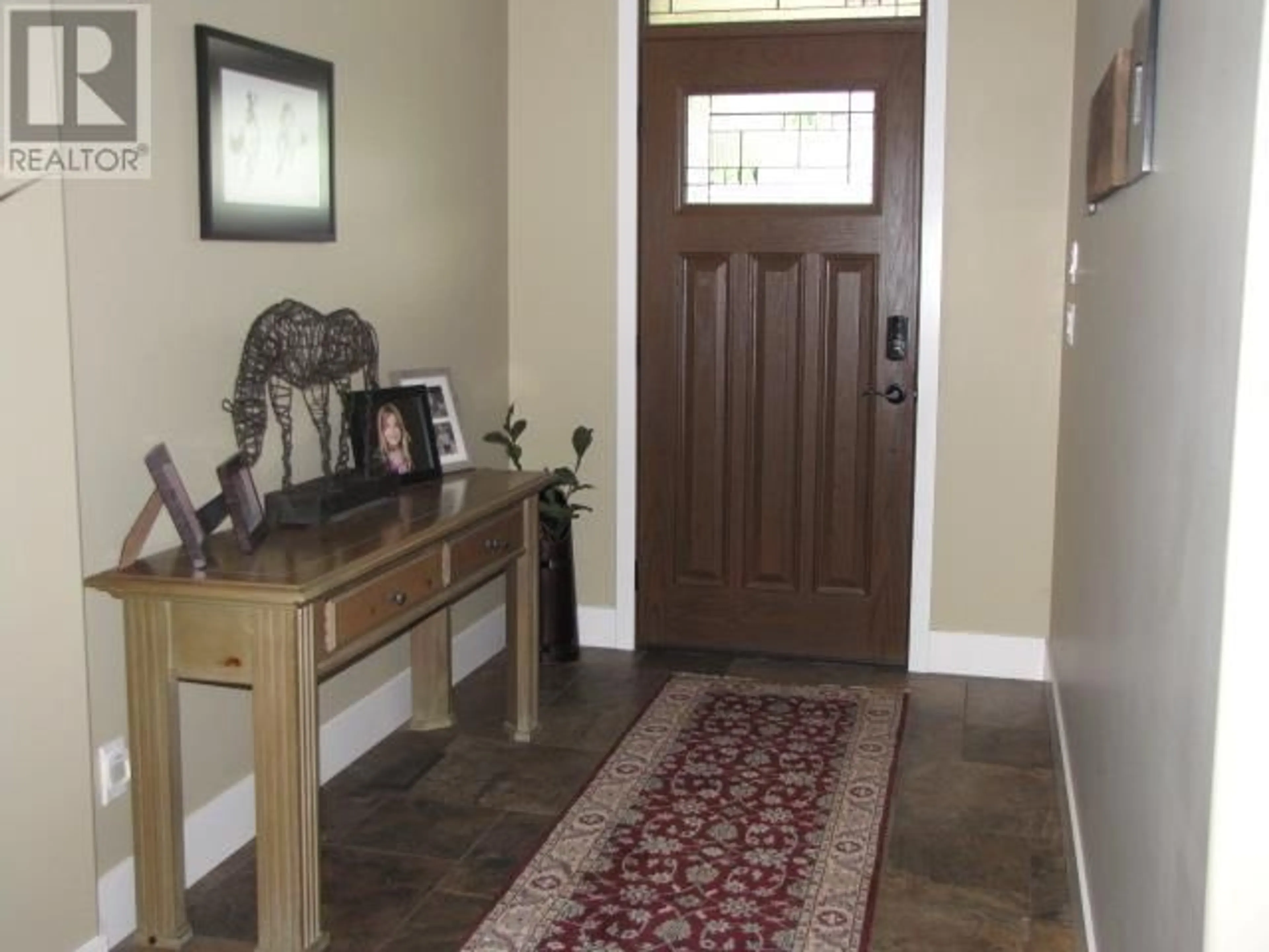 Indoor entryway for 211 WOODLAND DRIVE, Williams Lake British Columbia V2G4P9