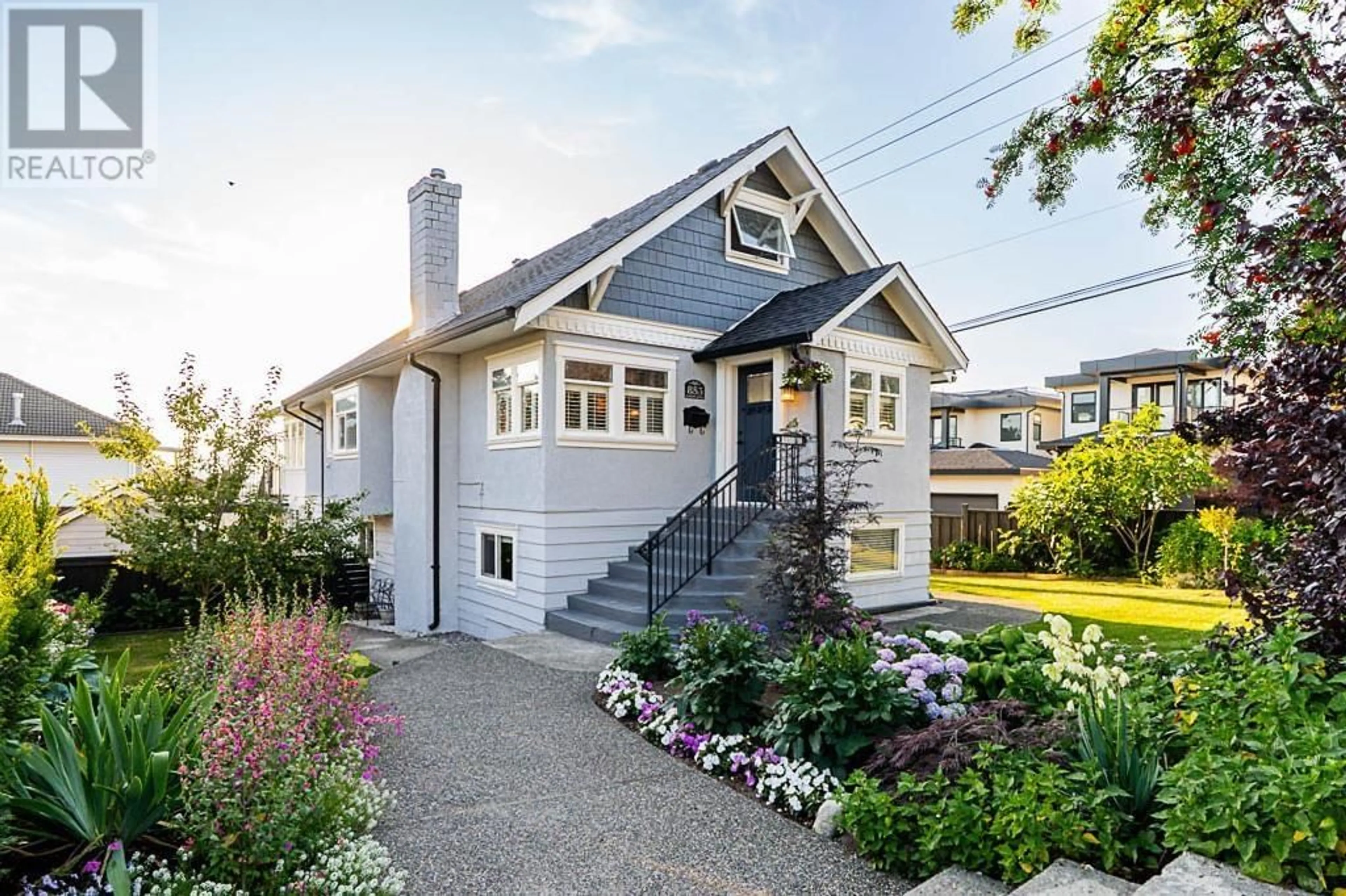 Home with vinyl exterior material, street for 853 GILMORE AVENUE, Burnaby British Columbia V5C4R9