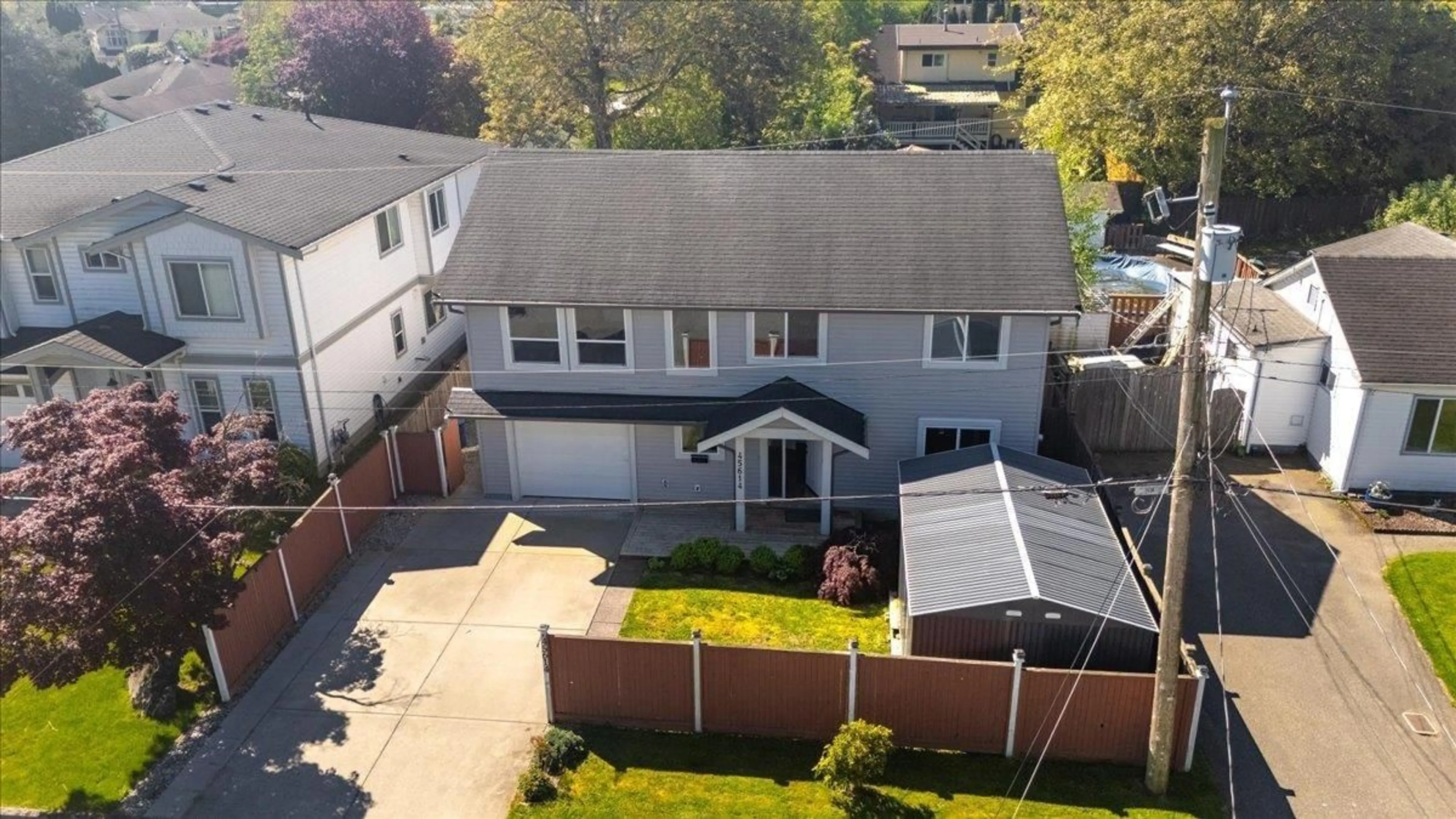 A pic from outside/outdoor area/front of a property/back of a property/a pic from drone, street for 45614 HERRON AVENUE, Chilliwack British Columbia V2P3G9