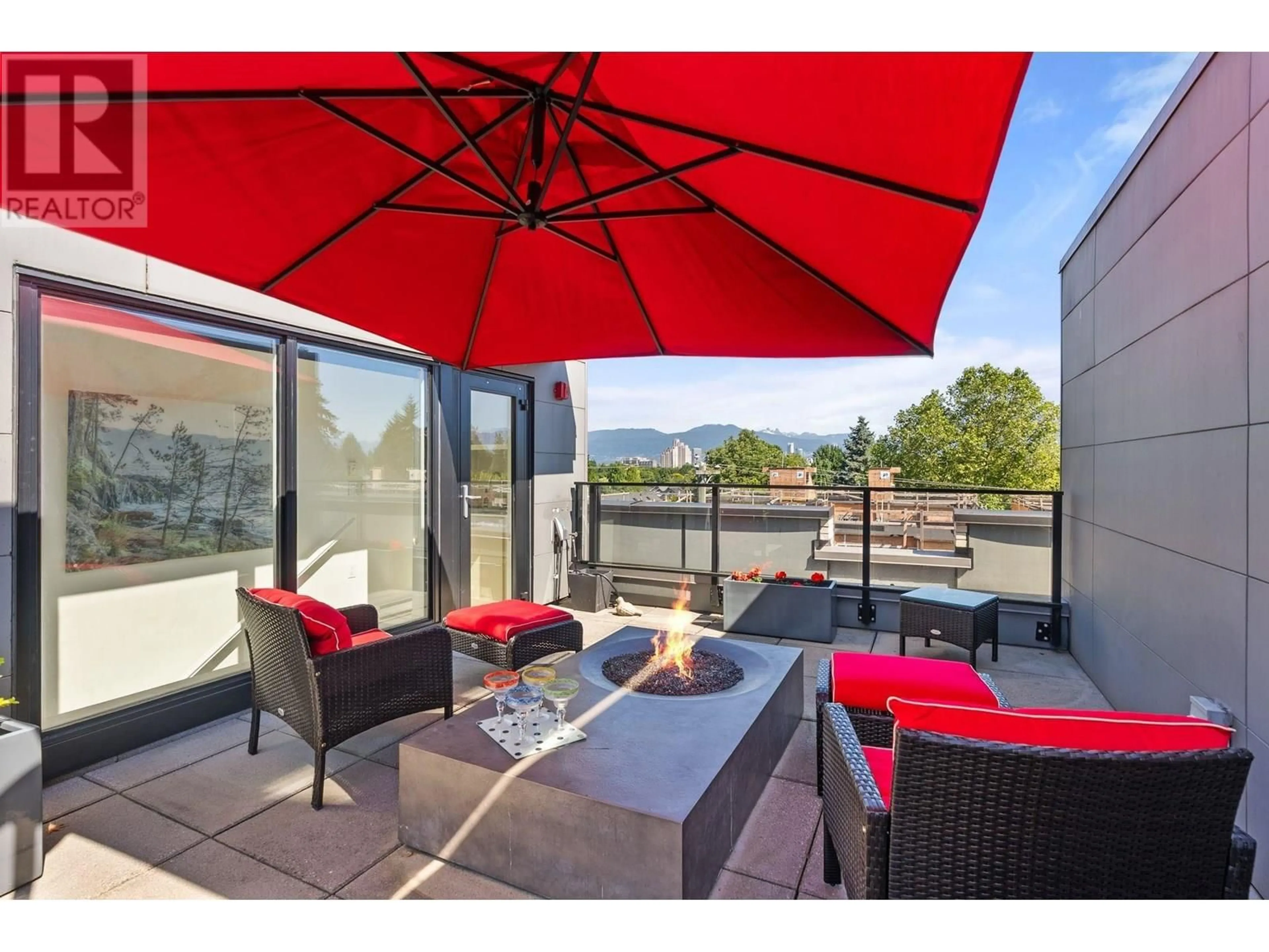 Patio, water/lake/river/ocean view for 2 - 4050 ASH STREET, Vancouver British Columbia V5Z0H2