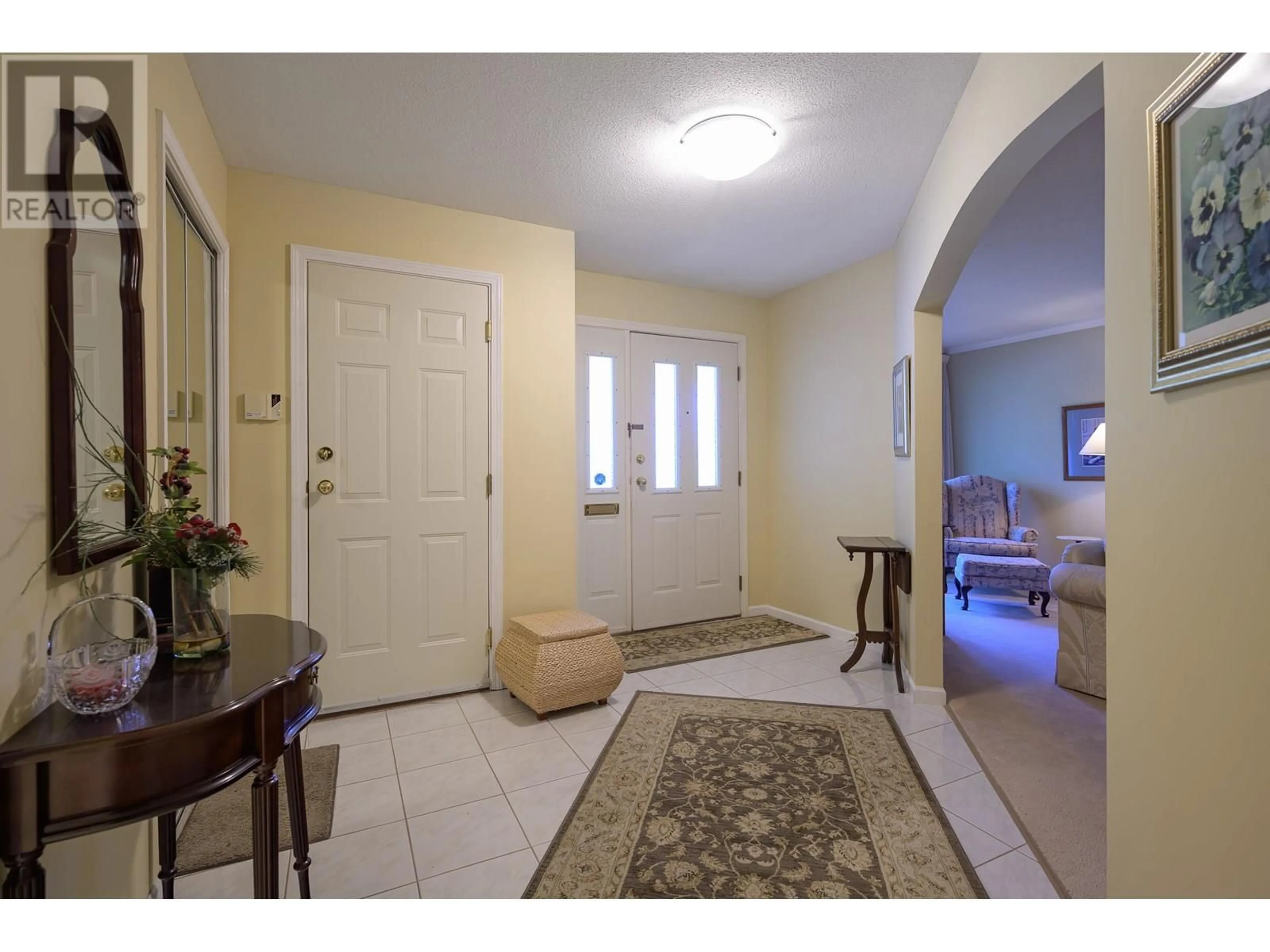 Indoor entryway for 4814 GLENDALE AVENUE, Ladner British Columbia V4K1N6