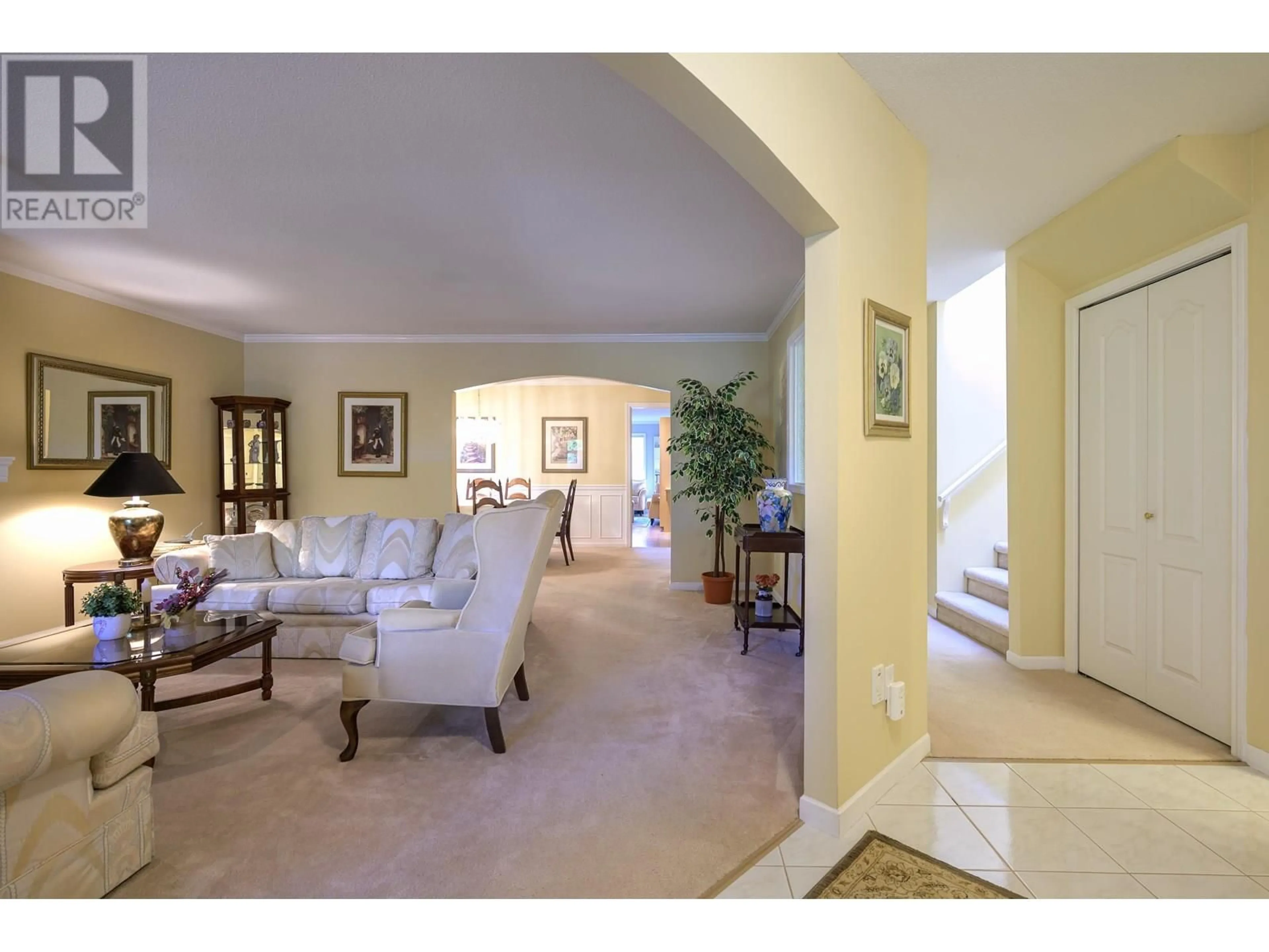 Indoor foyer for 4814 GLENDALE AVENUE, Ladner British Columbia V4K1N6