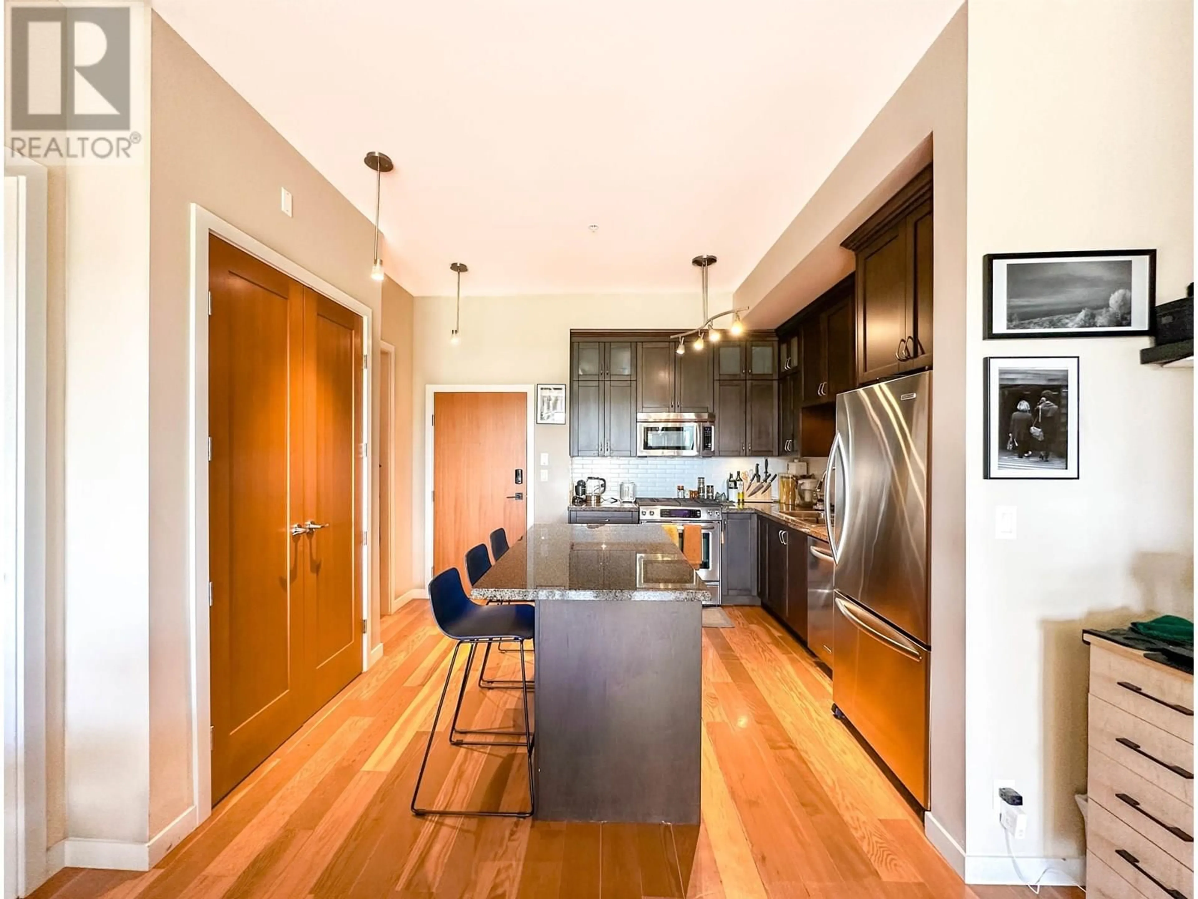 Contemporary kitchen, wood/laminate floor for 206 - 240 SALTER STREET, New Westminster British Columbia V3M0C1