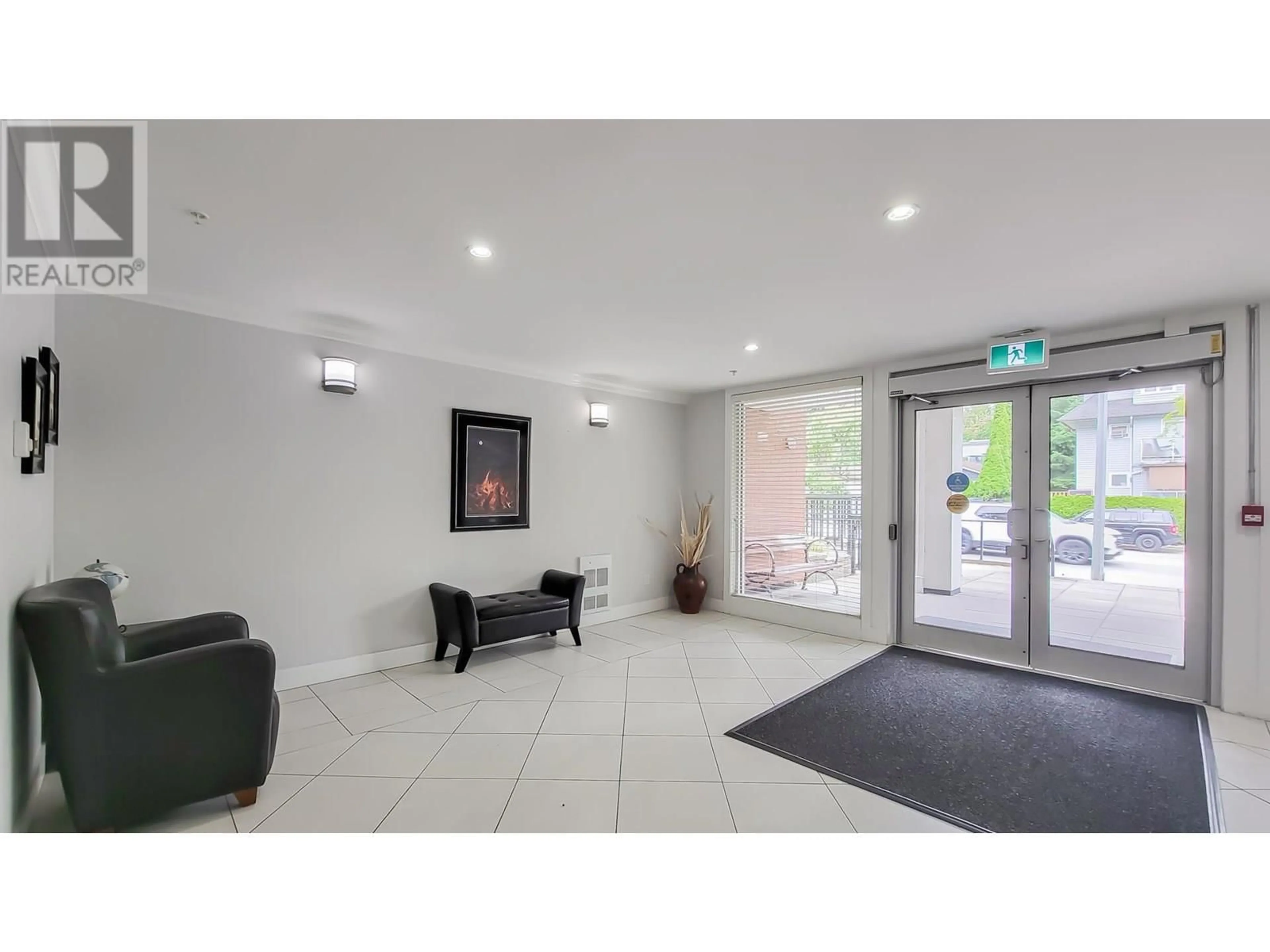 Indoor foyer for 308 - 2268 SHAUGHNESSY STREET, Port Coquitlam British Columbia V3C3C8