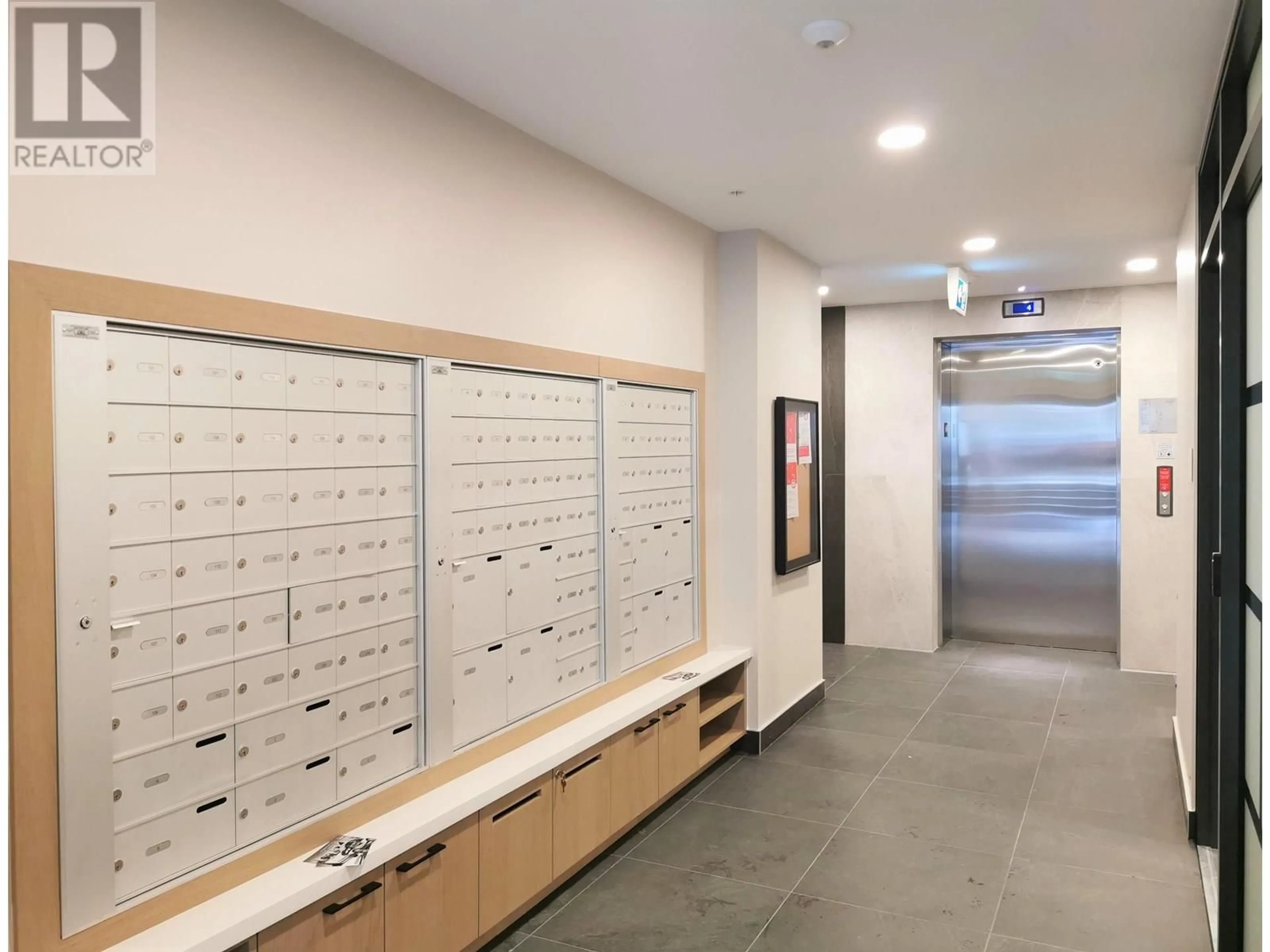 Indoor foyer for 104 - 3038 ST GEORGE STREET, Port Moody British Columbia V3H0L3