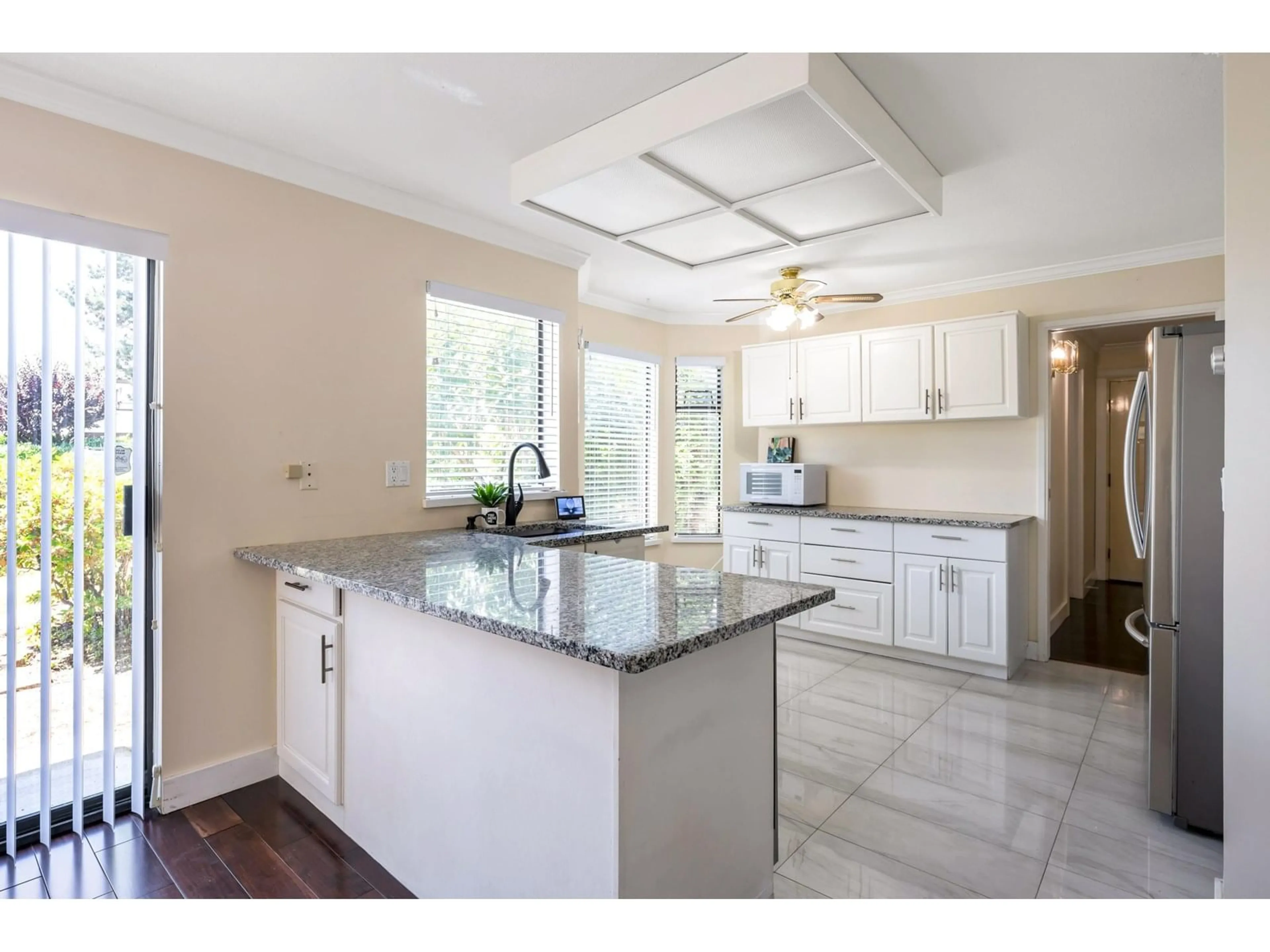 Open concept kitchen, ceramic/tile floor for 111 - 15153 98, Surrey British Columbia V3R9M8