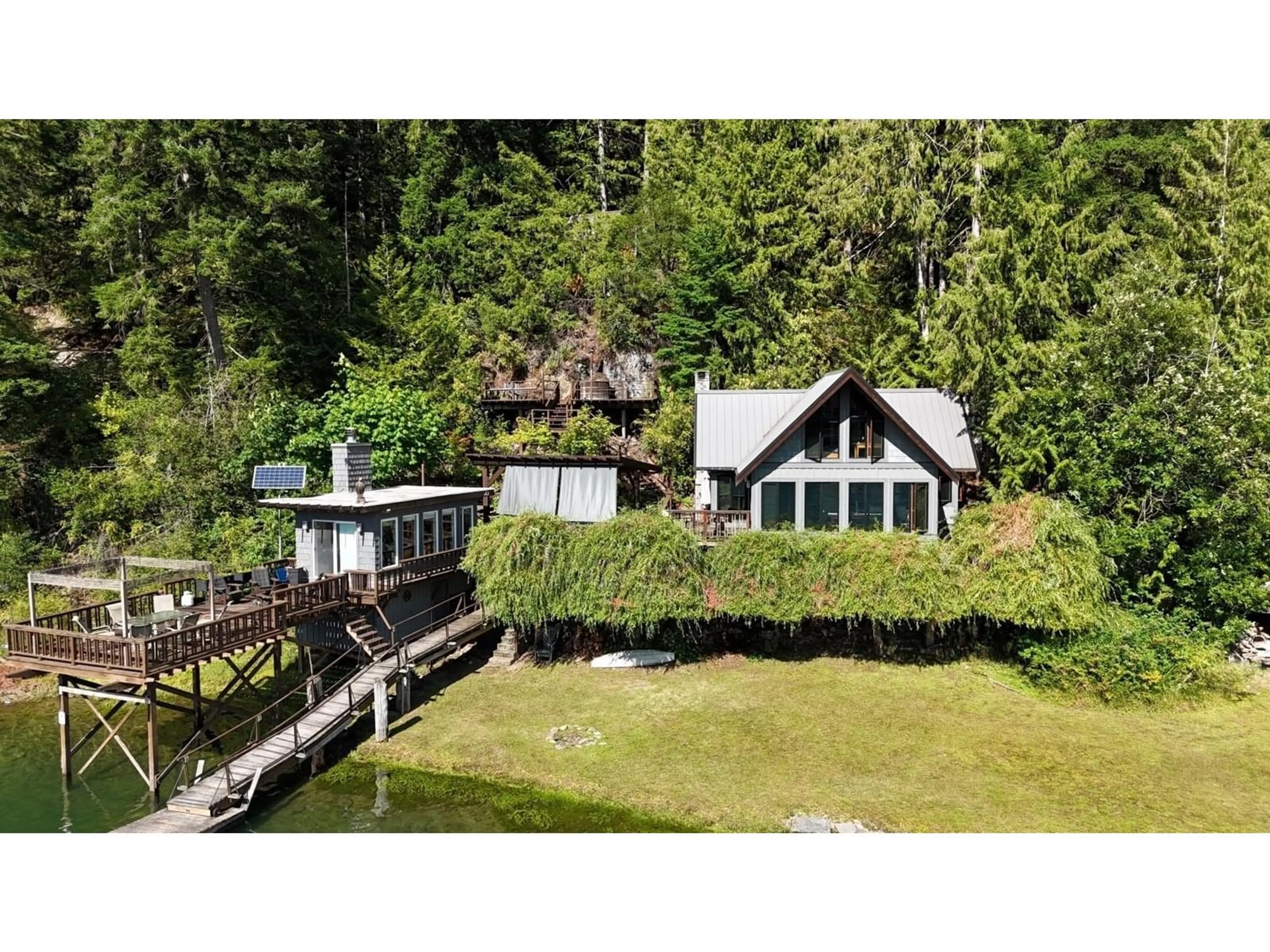 A pic from outside/outdoor area/front of a property/back of a property/a pic from drone, water/lake/river/ocean view for BLK A - DL 95 CASCADE BAY, Harrison Hot Springs British Columbia V0M1K0