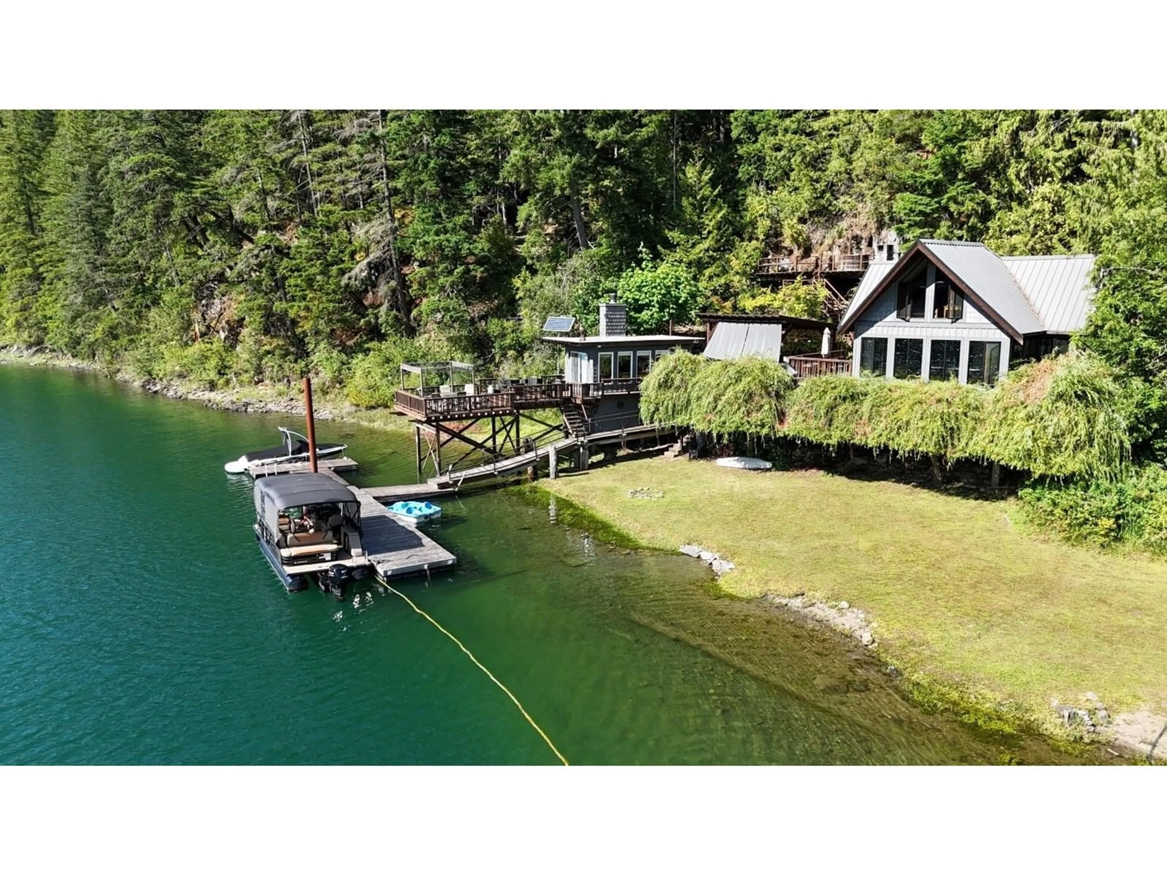 A pic from outside/outdoor area/front of a property/back of a property/a pic from drone, water/lake/river/ocean view for BLK A - DL 95 CASCADE BAY, Harrison Hot Springs British Columbia V0M1K0
