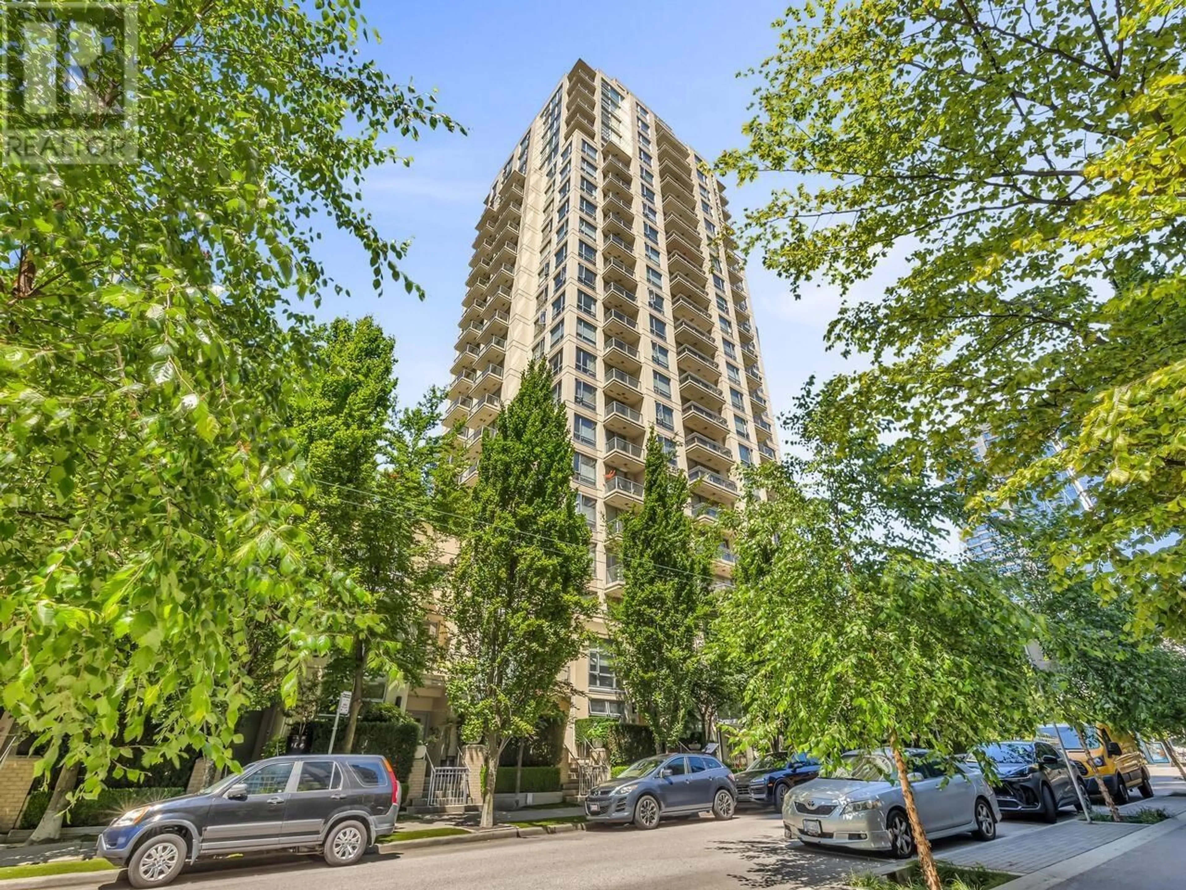 A pic from outside/outdoor area/front of a property/back of a property/a pic from drone, street for 1604 - 1225 RICHARDS STREET, Vancouver British Columbia V6B1E6