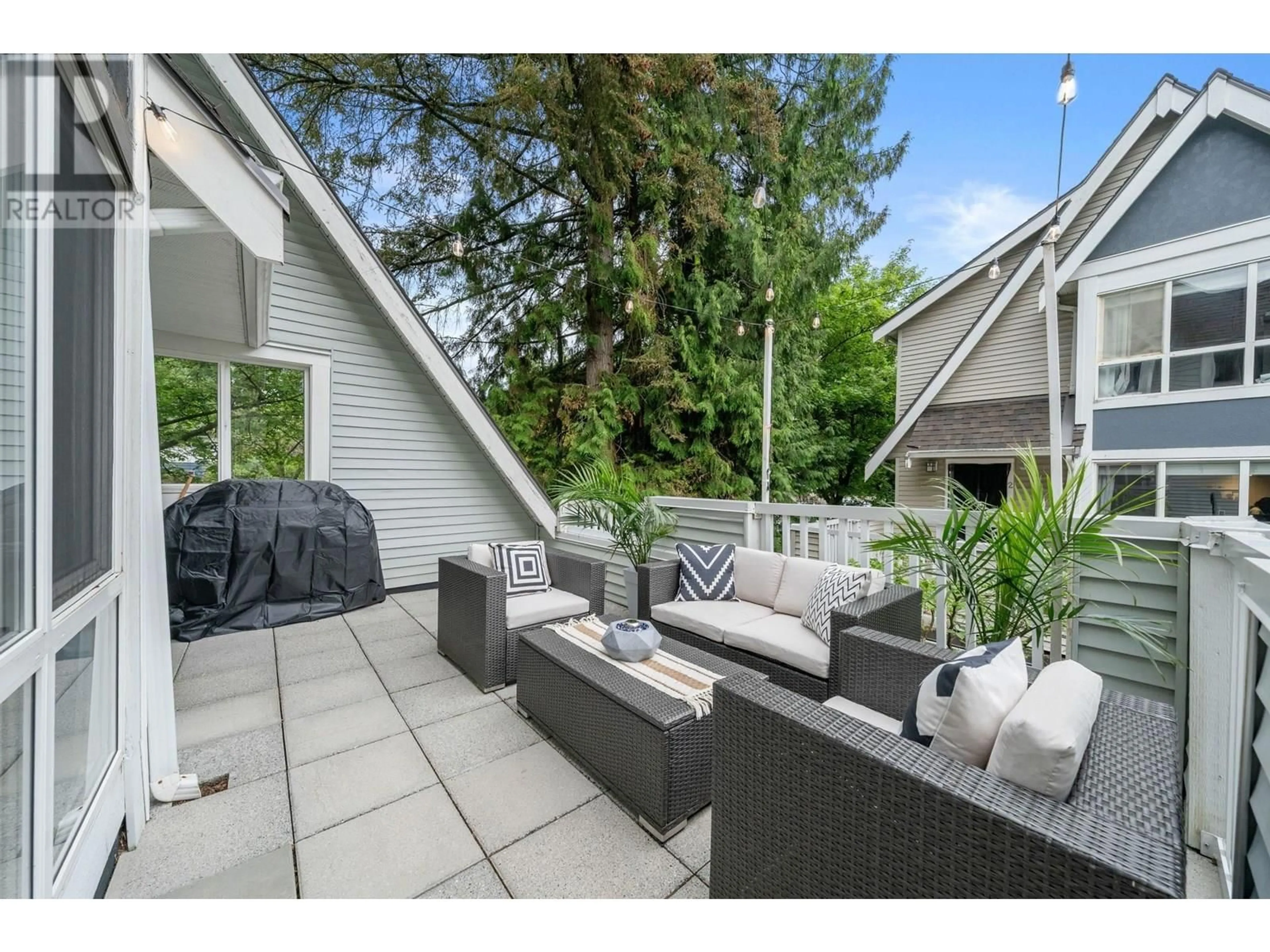 Patio, street for 3 - 995 LYNN VALLEY ROAD, North Vancouver British Columbia V7J1Z6
