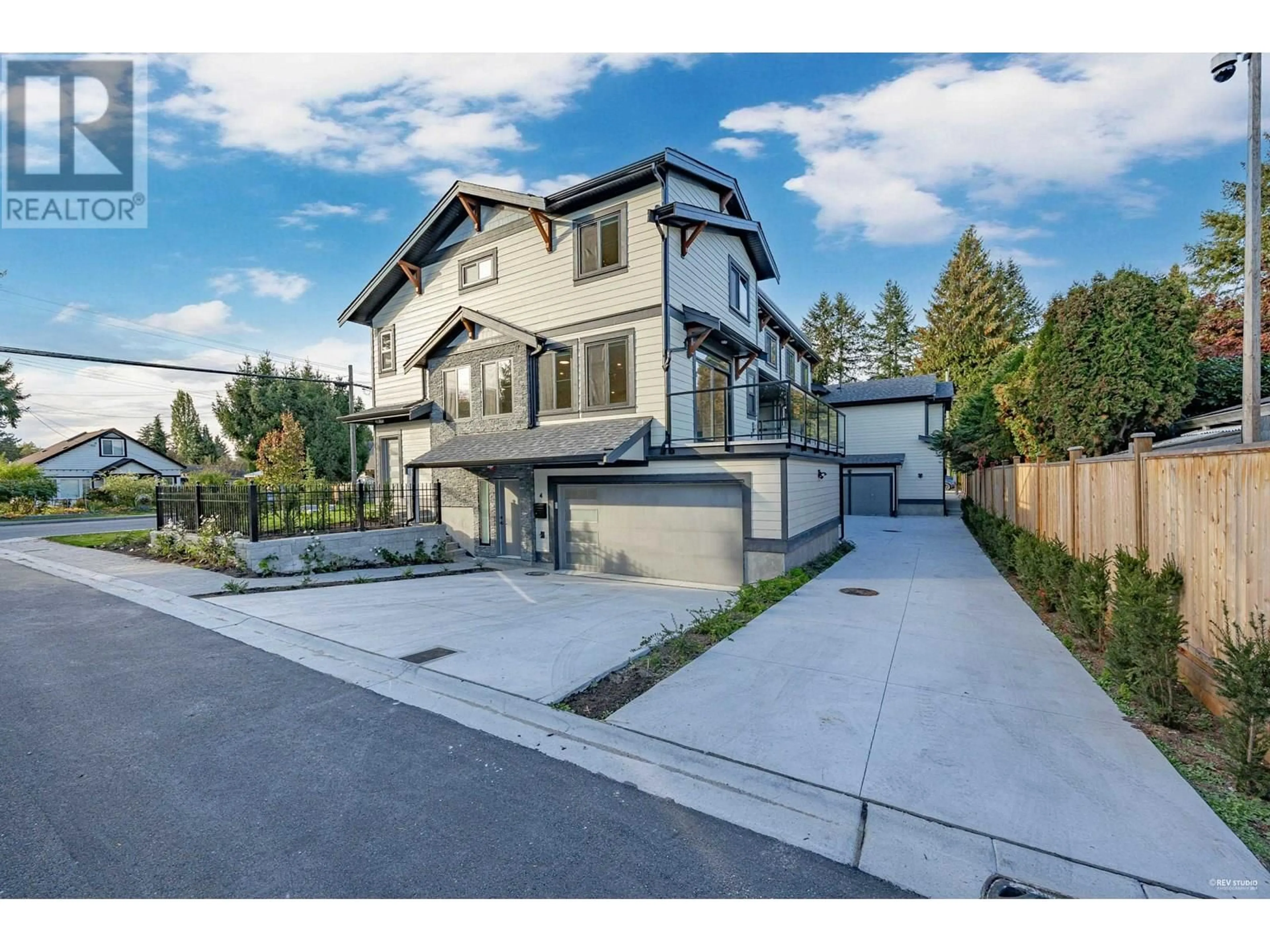 Unknown for 4 - 11384 207TH STREET, Maple Ridge British Columbia V2X1W6