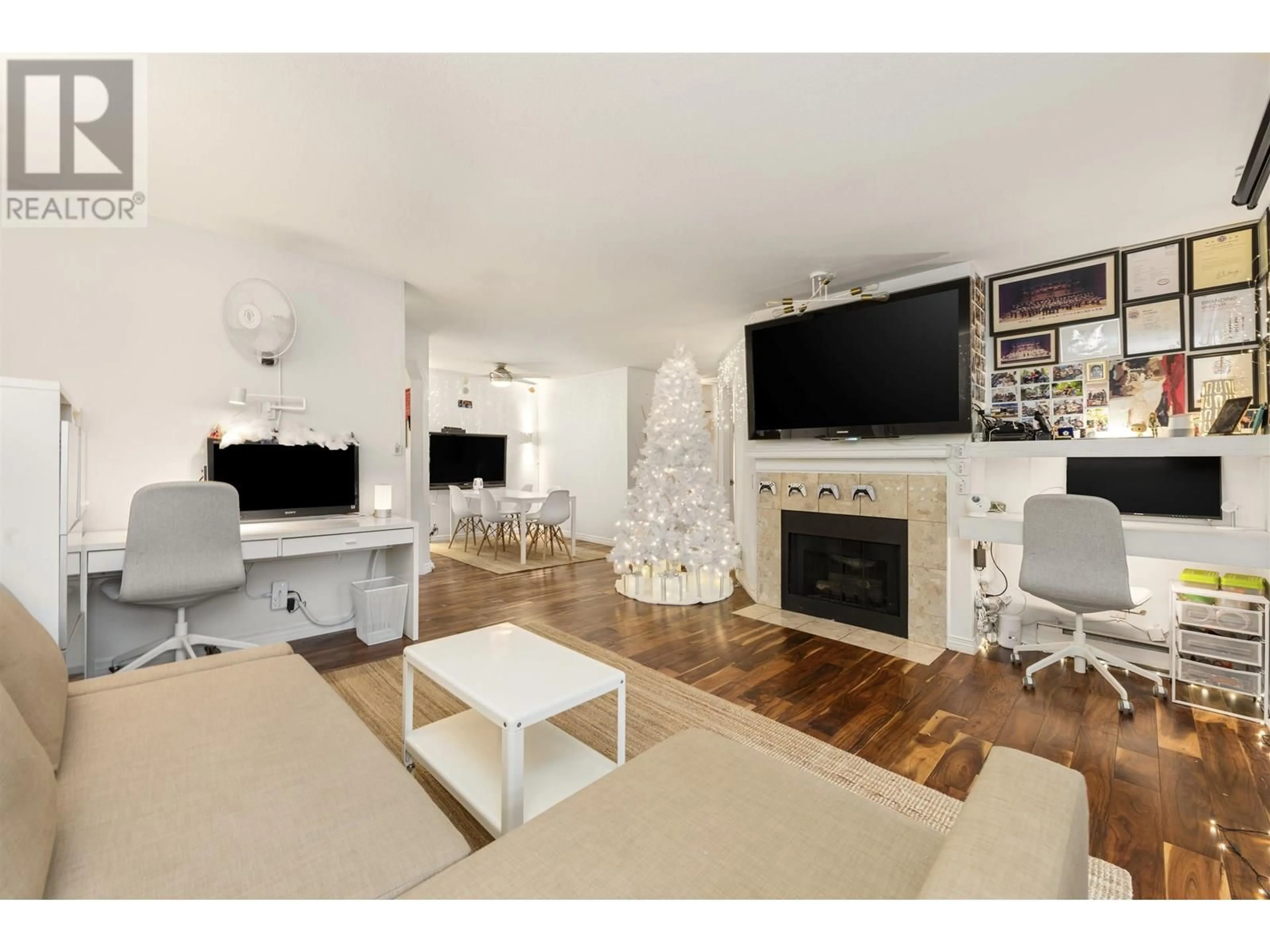 Unknown for 421 - 6707 SOUTHPOINT DRIVE, Burnaby British Columbia V3N4V8