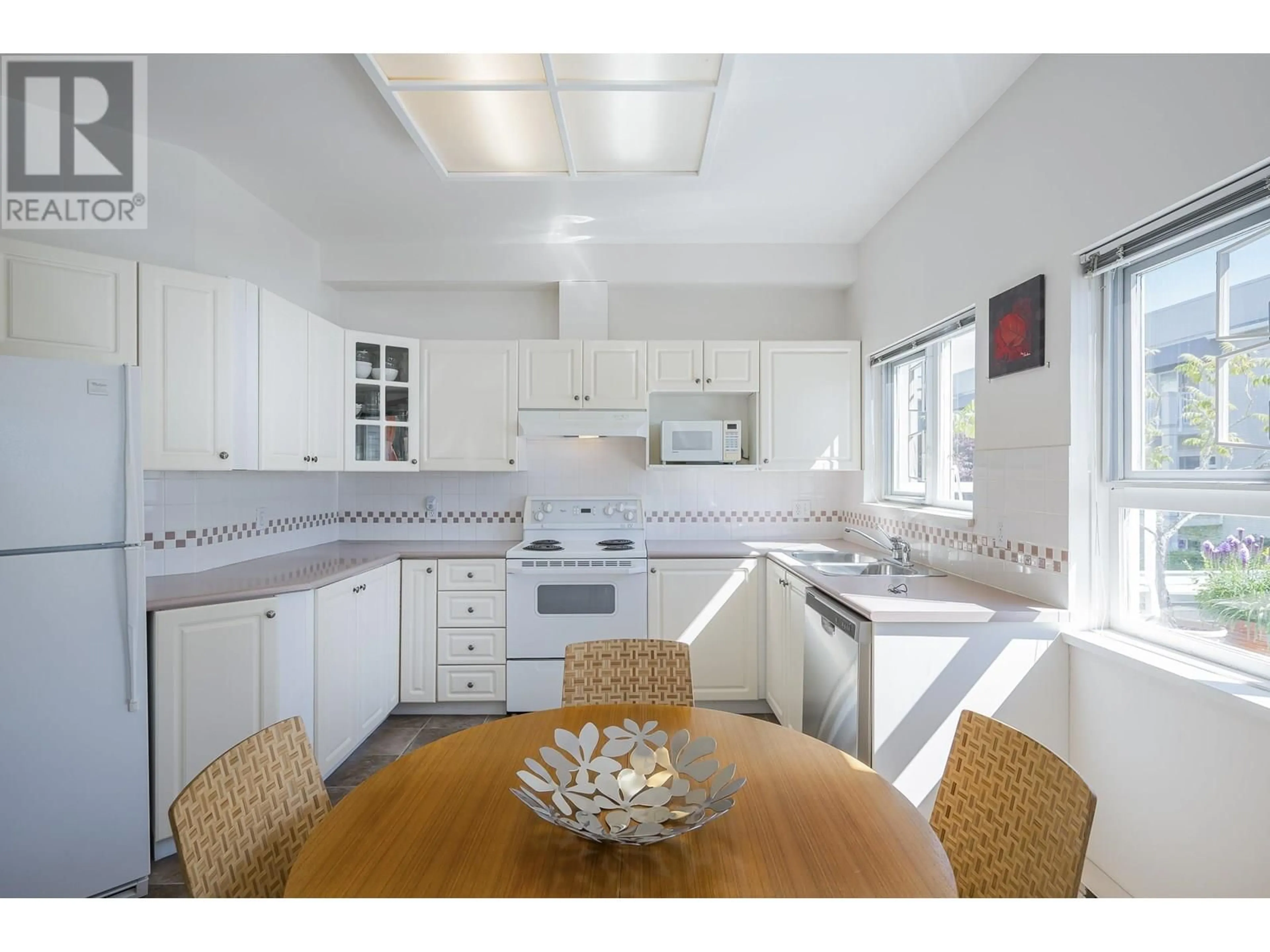 Standard kitchen, ceramic/tile floor for 204 - 4728 53 STREET, Delta British Columbia V4K2Z1