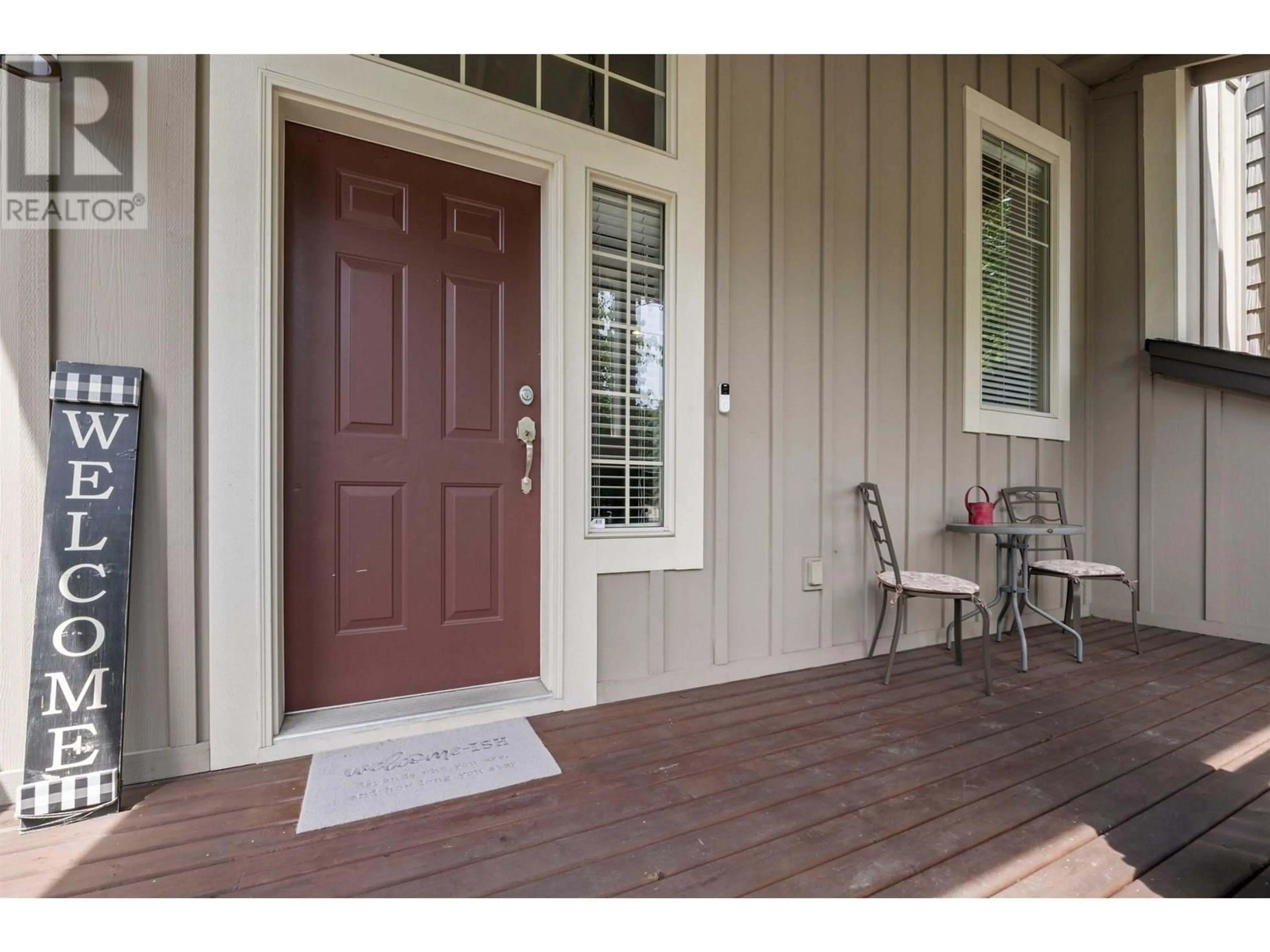Indoor entryway for 24437 MCCLURE DRIVE, Maple Ridge British Columbia V2W2E9