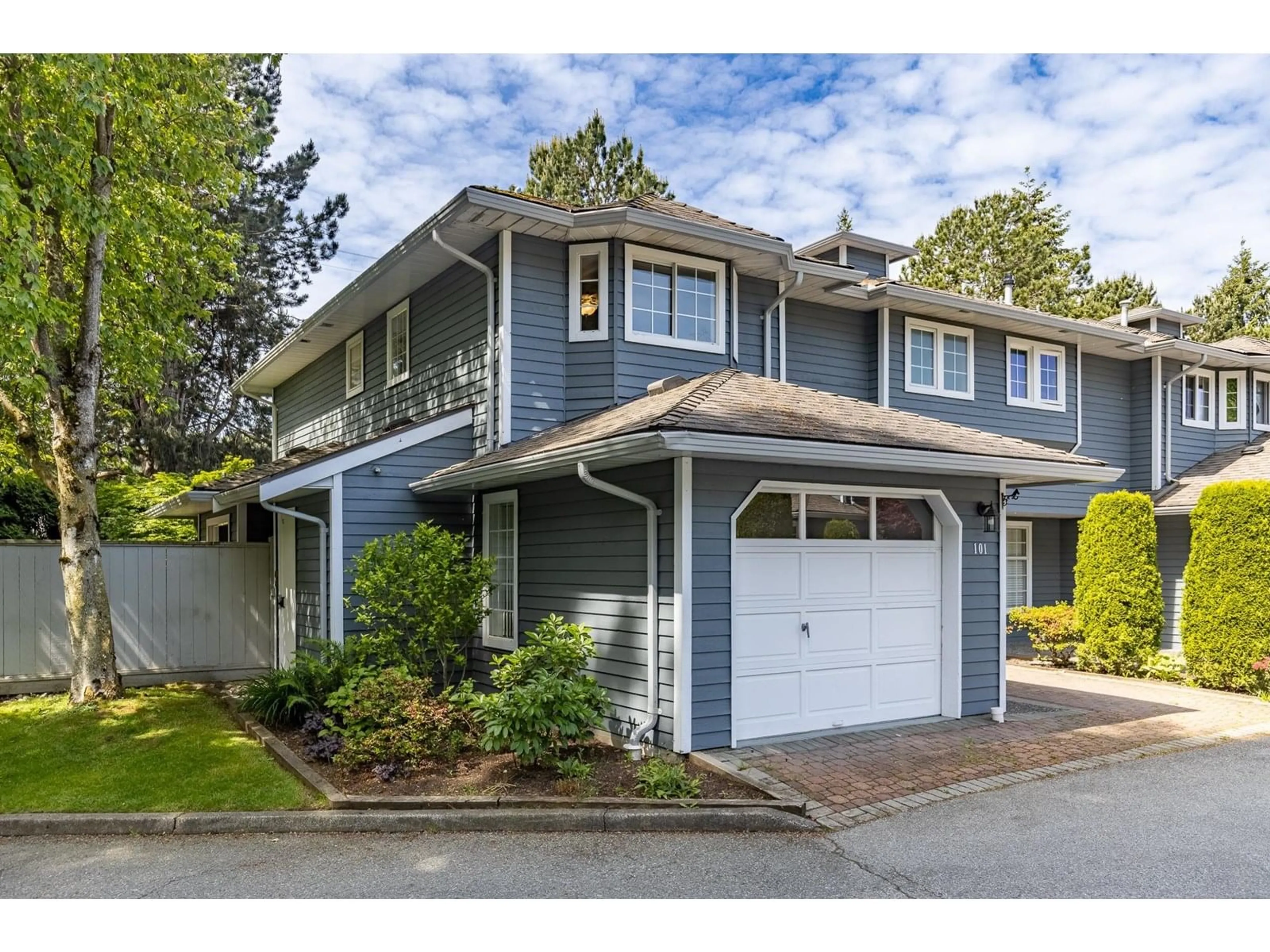 Home with vinyl exterior material, street for 101 - 16335 14, Surrey British Columbia V4A1H2