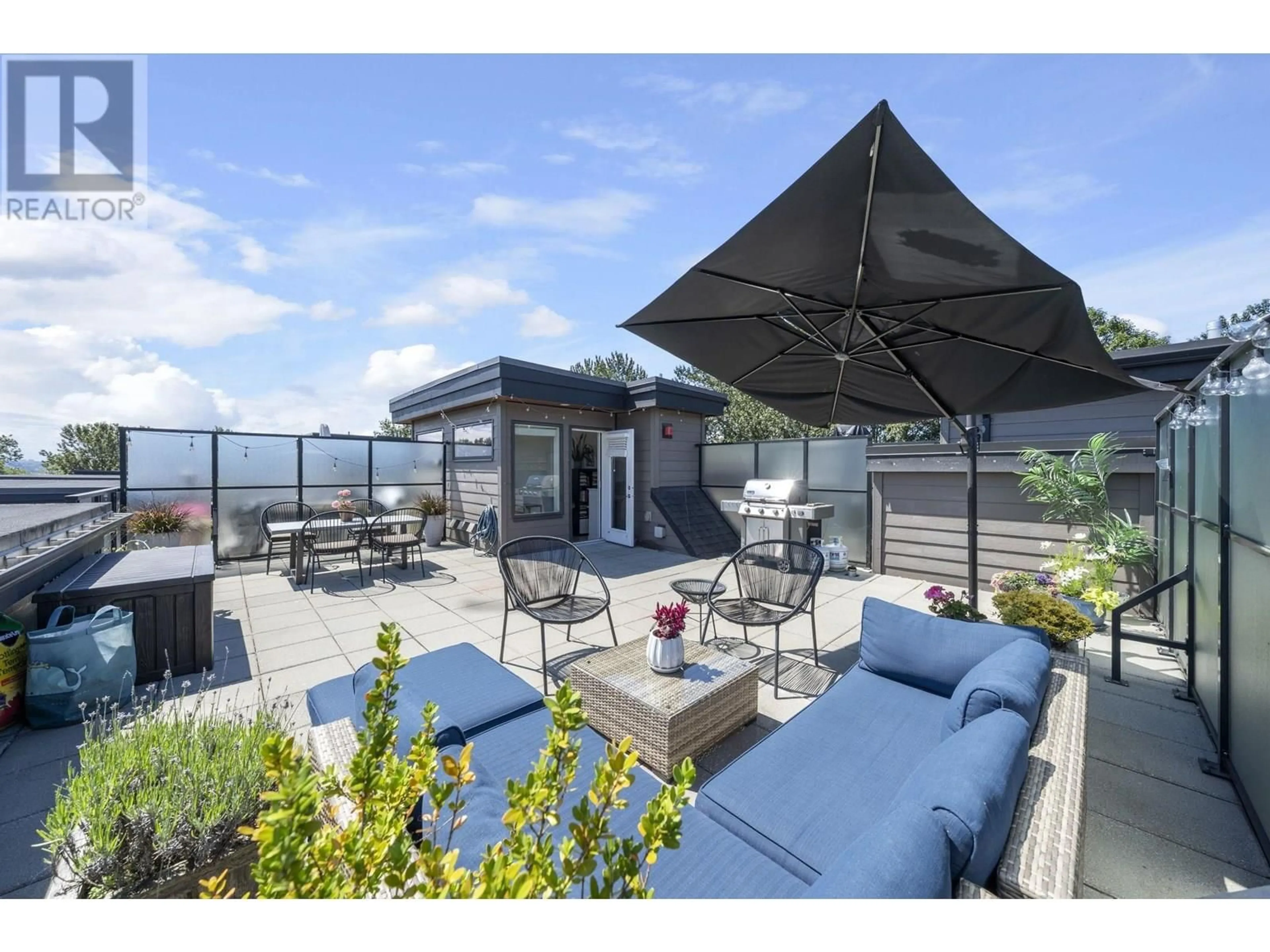 Patio, mountain view for 620 - 723 3RD STREET, North Vancouver British Columbia V7M0E4