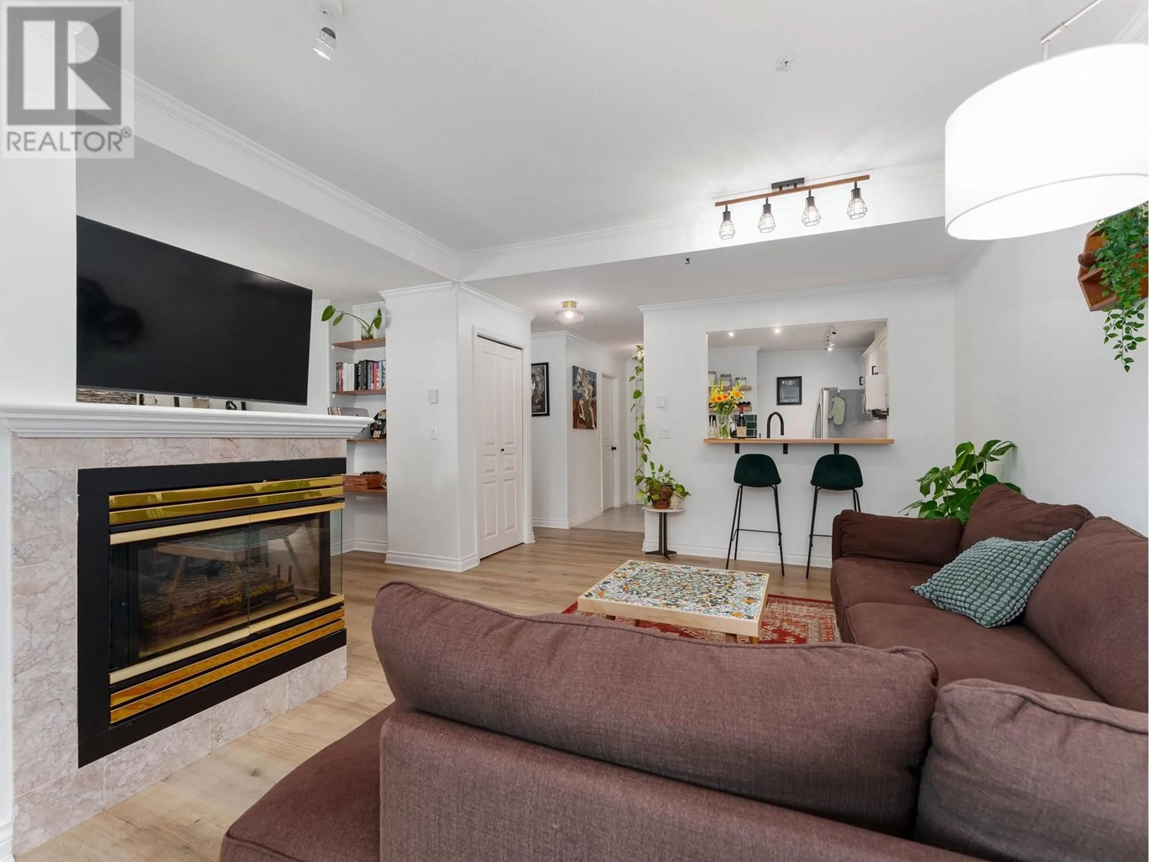 Living room with furniture, unknown for 130 - 1185 PACIFIC STREET, Coquitlam British Columbia V3B7Z2