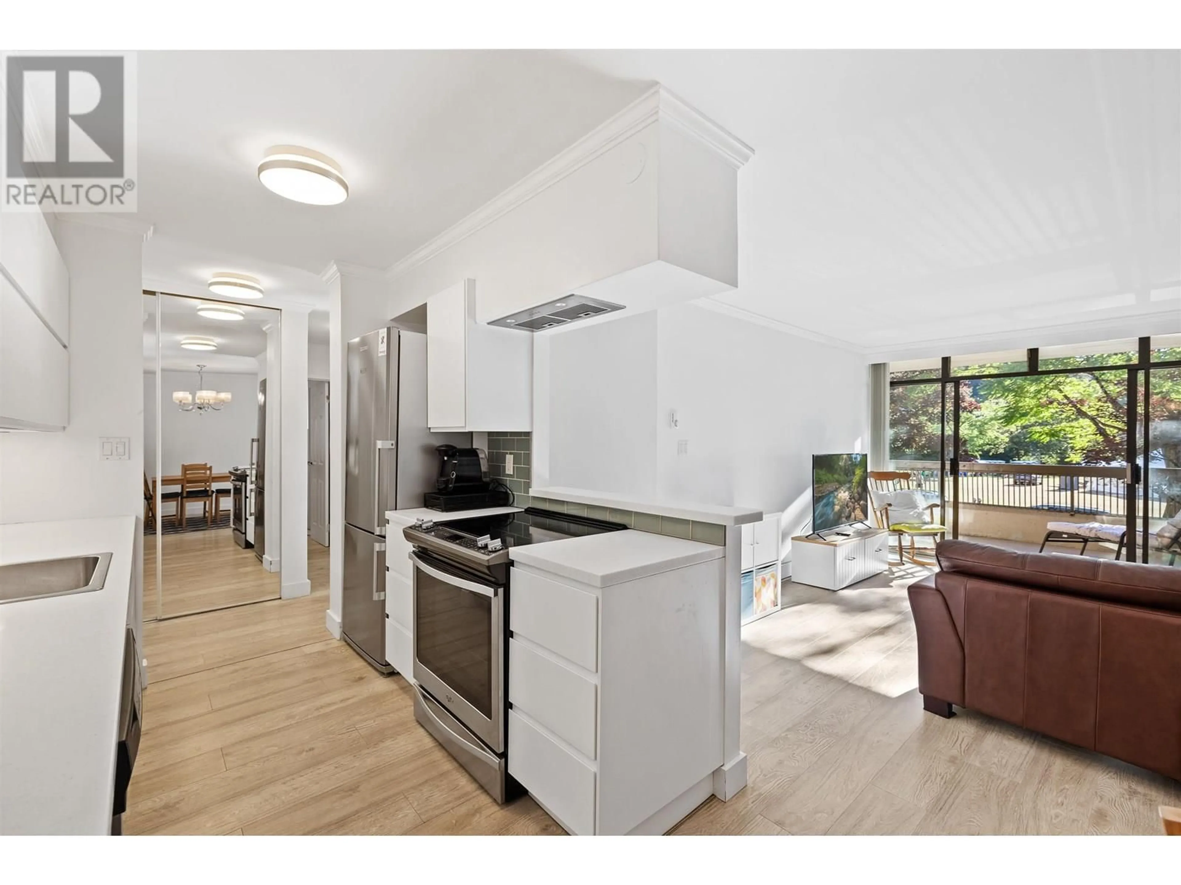 Open concept kitchen, unknown for 209 - 5932 PATTERSON AVENUE, Burnaby British Columbia V5H4B4