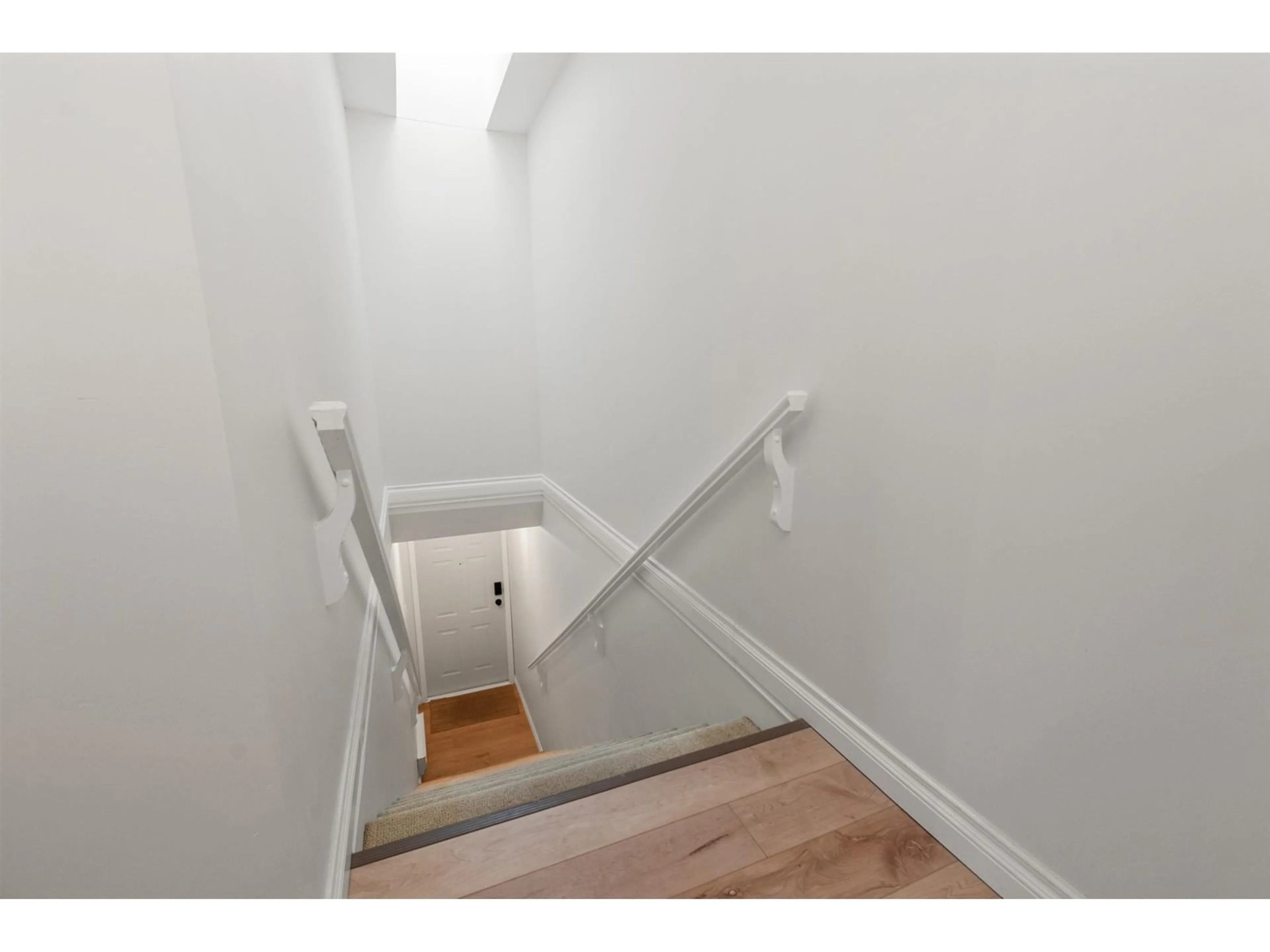 Stairs for 10 - 8533 BROADWAY STREET, Chilliwack British Columbia V2P5V4