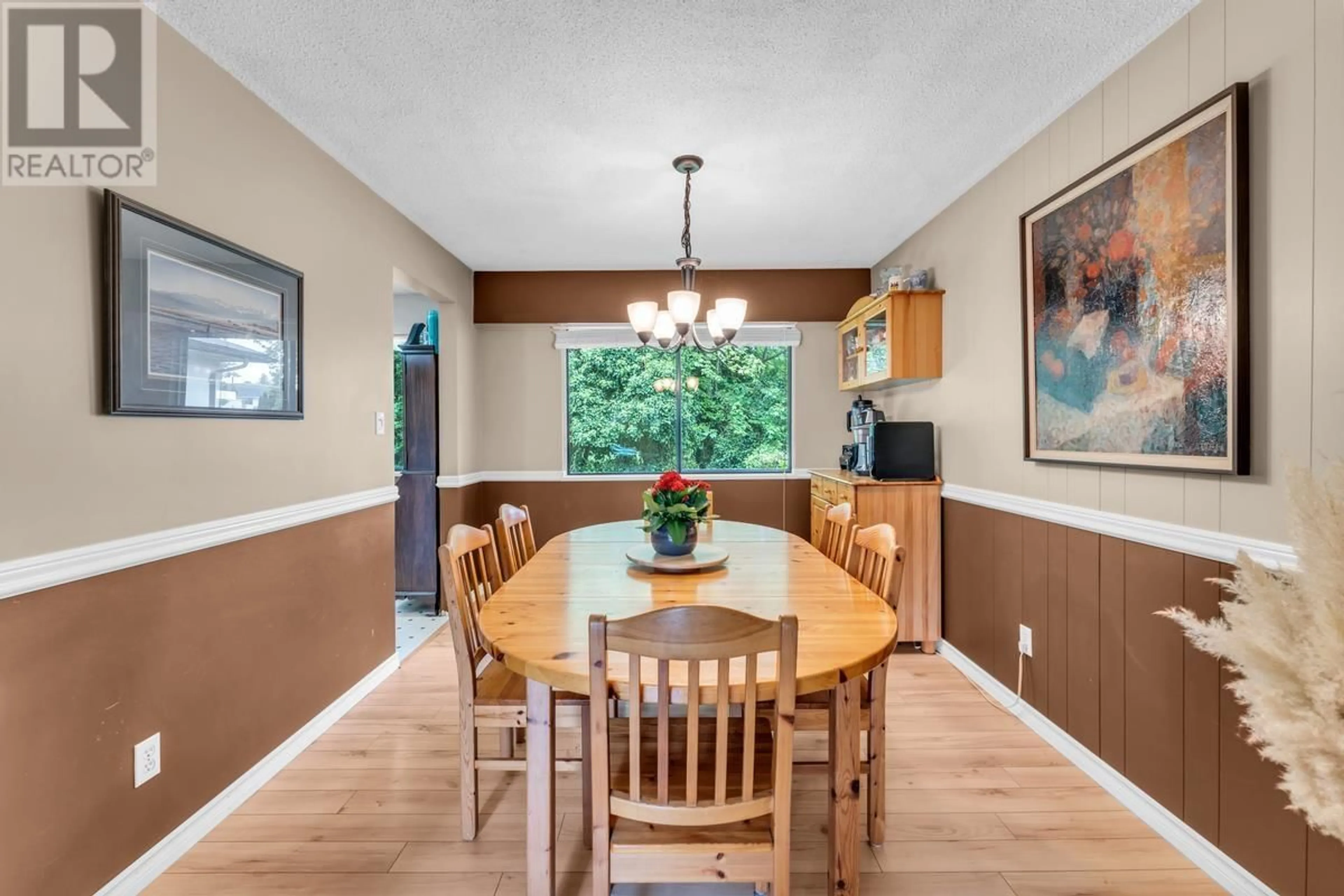 Dining room, wood/laminate floor for 9331 RYAN CRESCENT, Richmond British Columbia V7A2H1