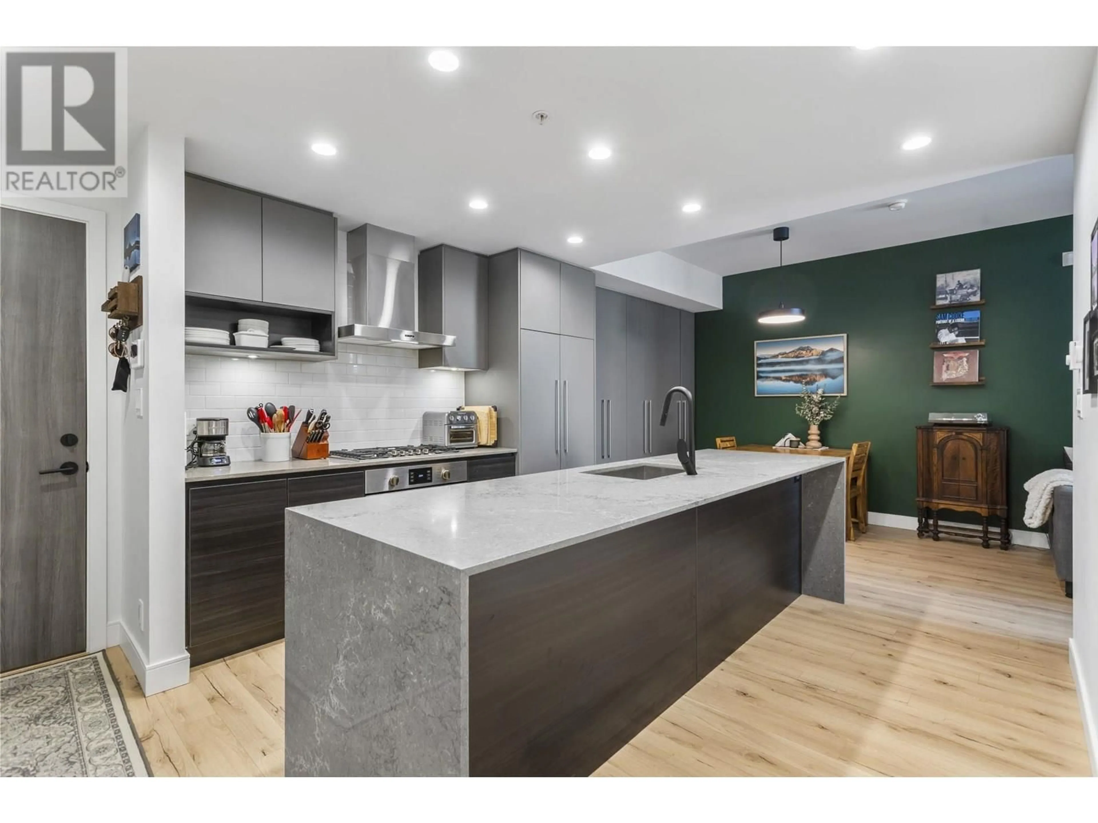 Contemporary kitchen, unknown for 331 - 55 KLAHANIE DRIVE, Port Moody British Columbia V3H0M9