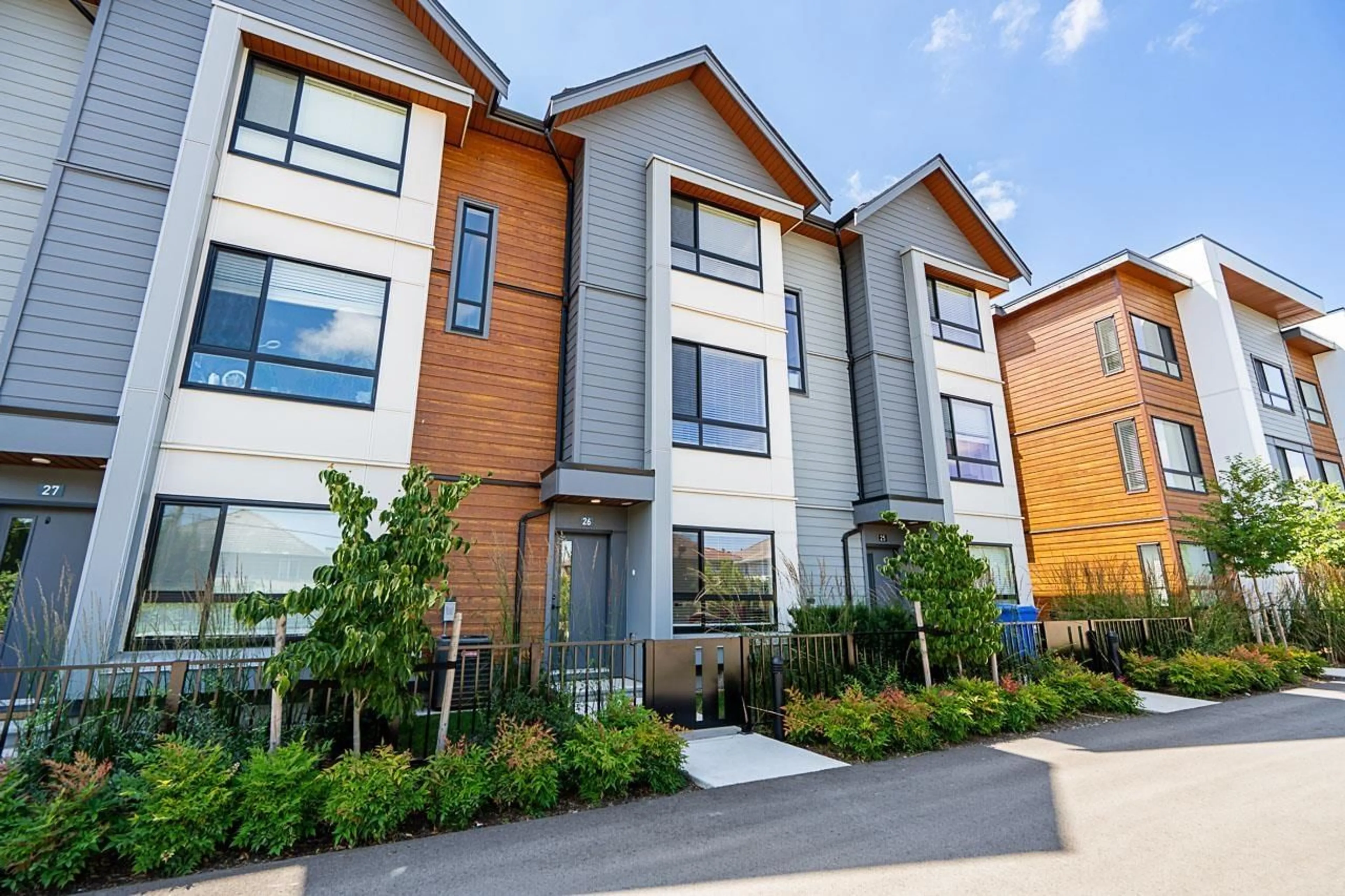 Home with brick exterior material, street for 26 - 30530 CARDINAL, Abbotsford British Columbia V2T0L5