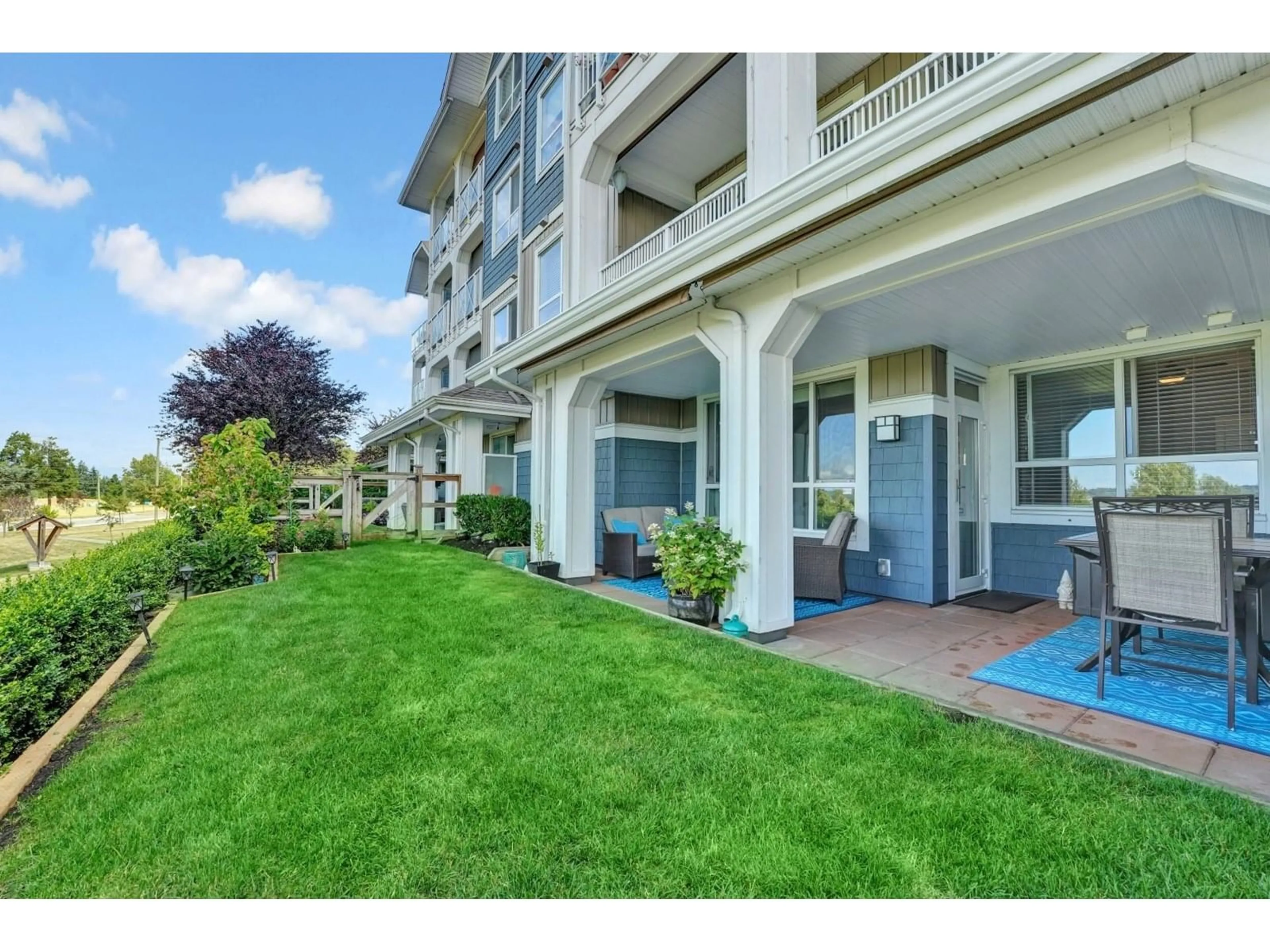 Patio, street for 210 - 16380 64, Surrey British Columbia V3S6X6