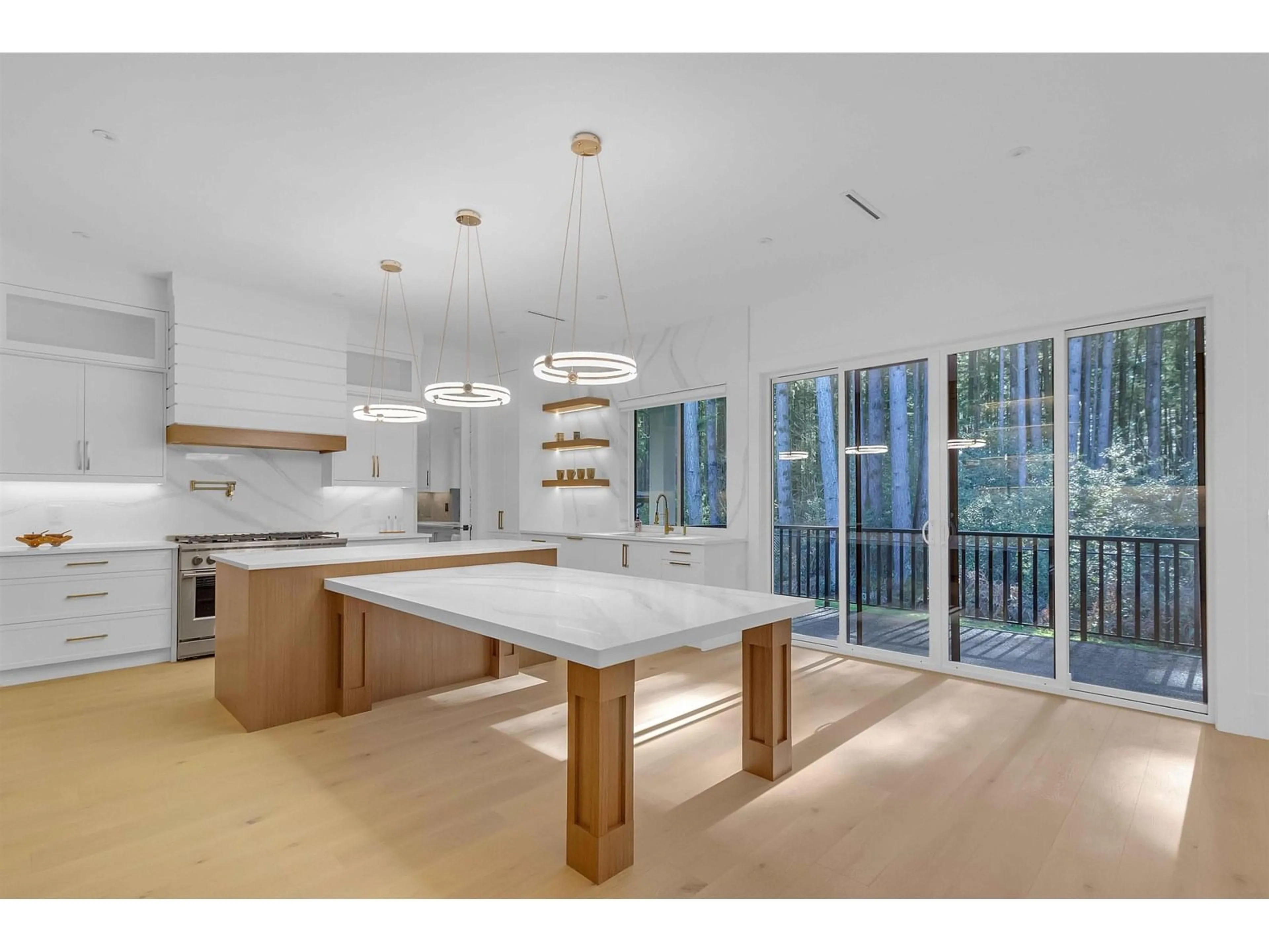 Open concept kitchen, ceramic/tile floor for 19704 31A, Langley British Columbia V2Z0B2