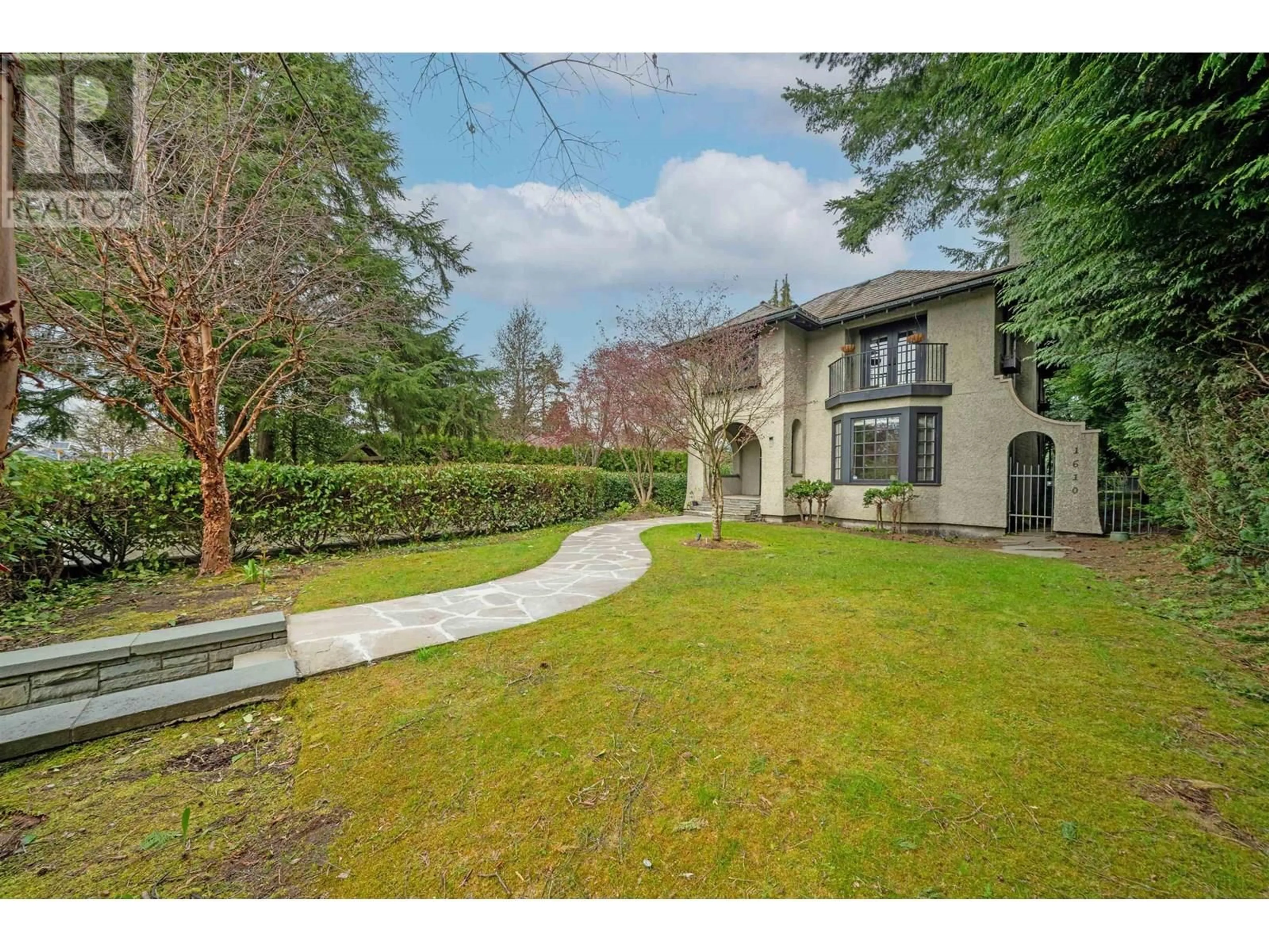 A pic from outside/outdoor area/front of a property/back of a property/a pic from drone, street for 1610 WESBROOK CRESCENT, Vancouver British Columbia V6T1W1
