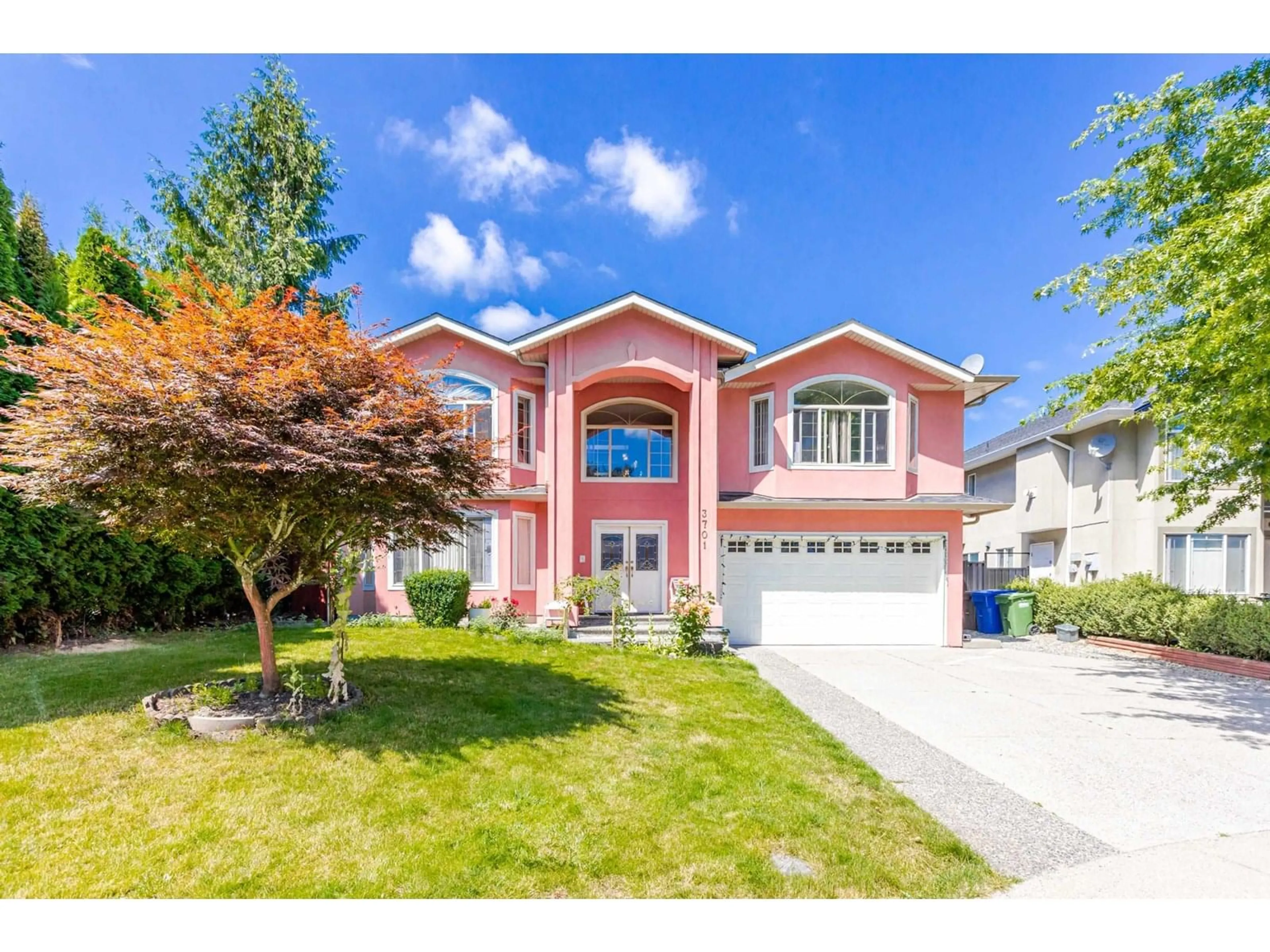 Home with vinyl exterior material, street for 3701 BLUE JAY, Abbotsford British Columbia V2T6R6