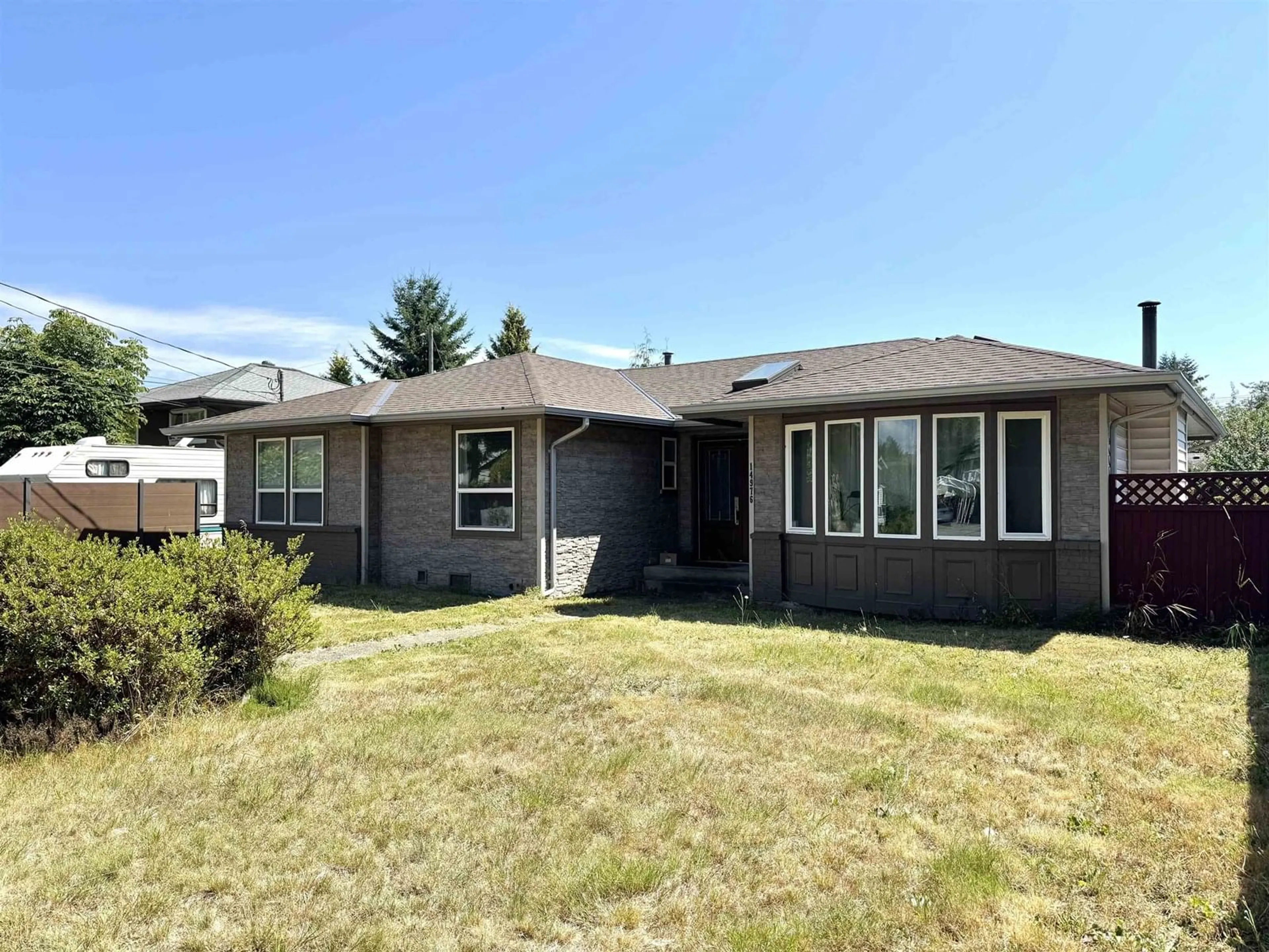 Home with vinyl exterior material, street for 14976 96, Surrey British Columbia V3R1E7