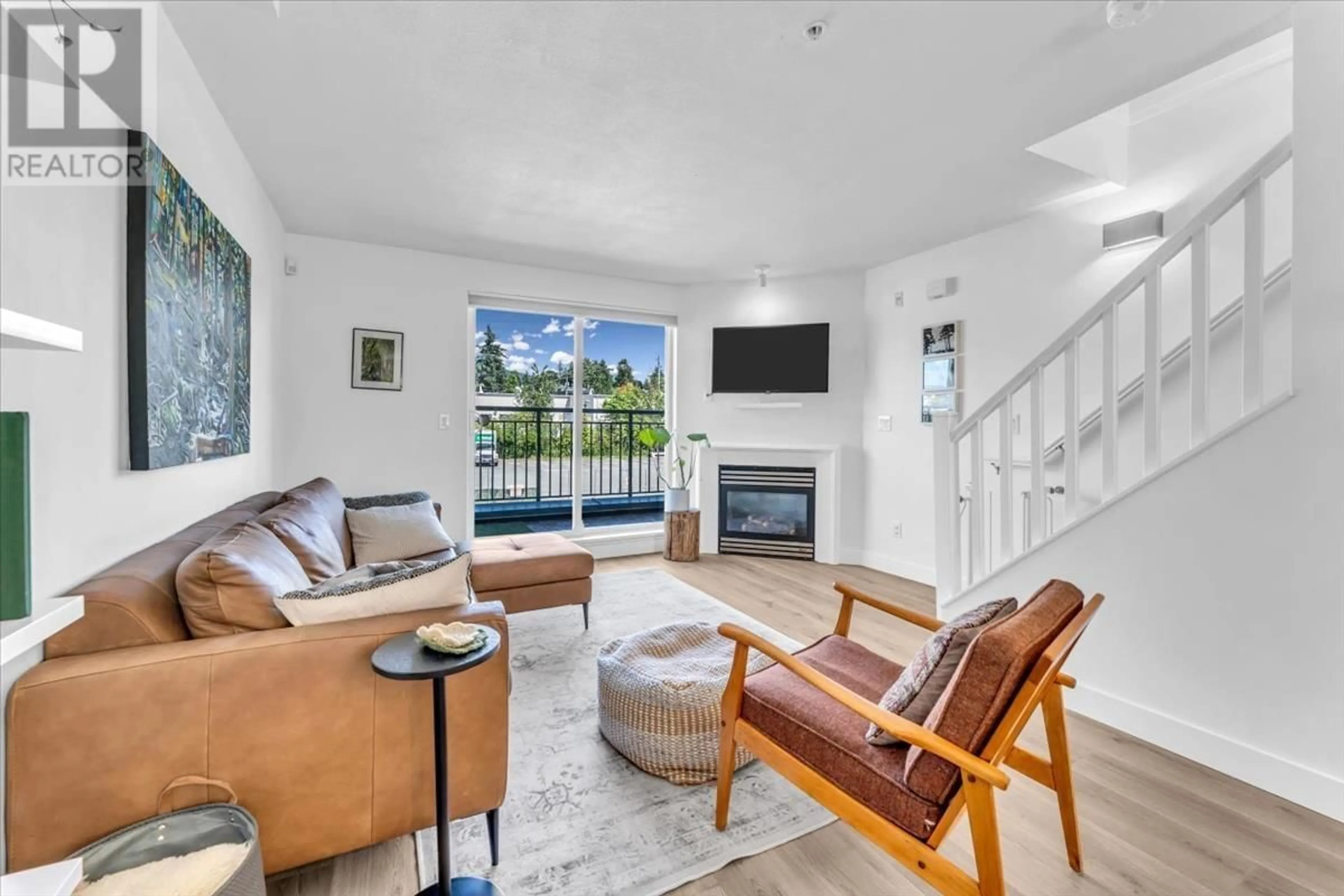 Living room with furniture, unknown for 25 - 288 ST. DAVIDS AVENUE, North Vancouver British Columbia V7L4X2