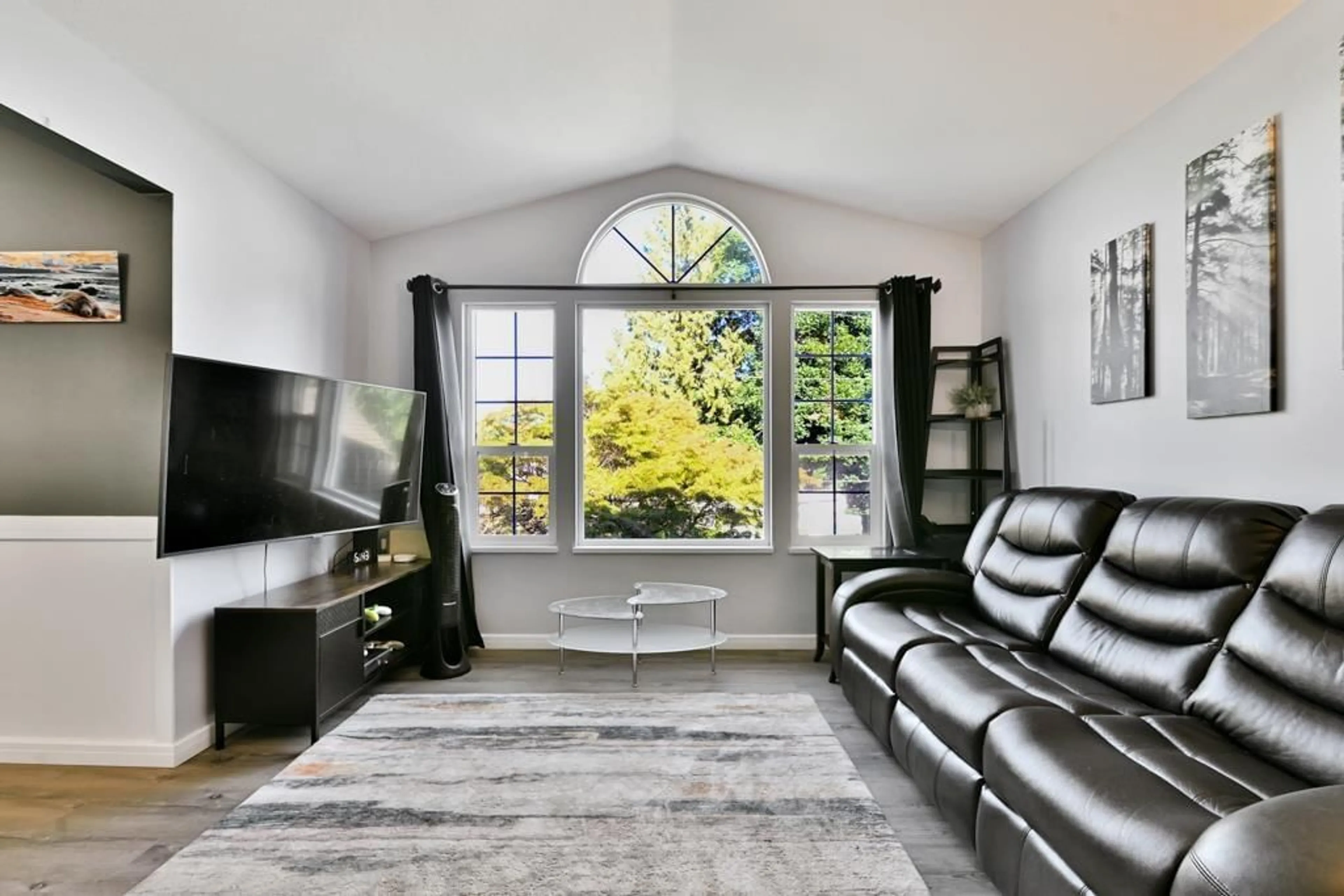 Living room with furniture, unknown for 8531 MCEWEN, Mission British Columbia V2V6R2