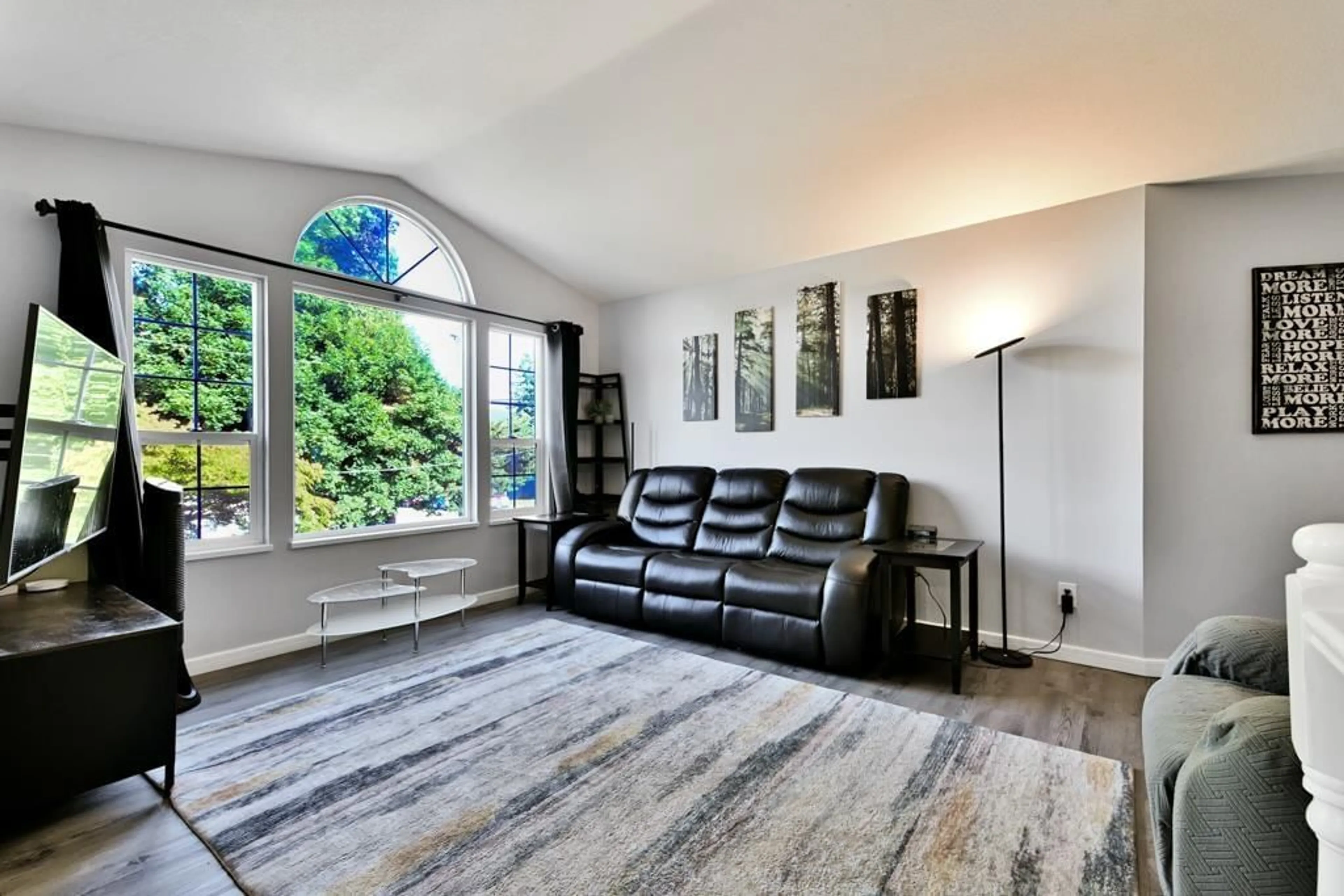 Living room with furniture, unknown for 8531 MCEWEN, Mission British Columbia V2V6R2