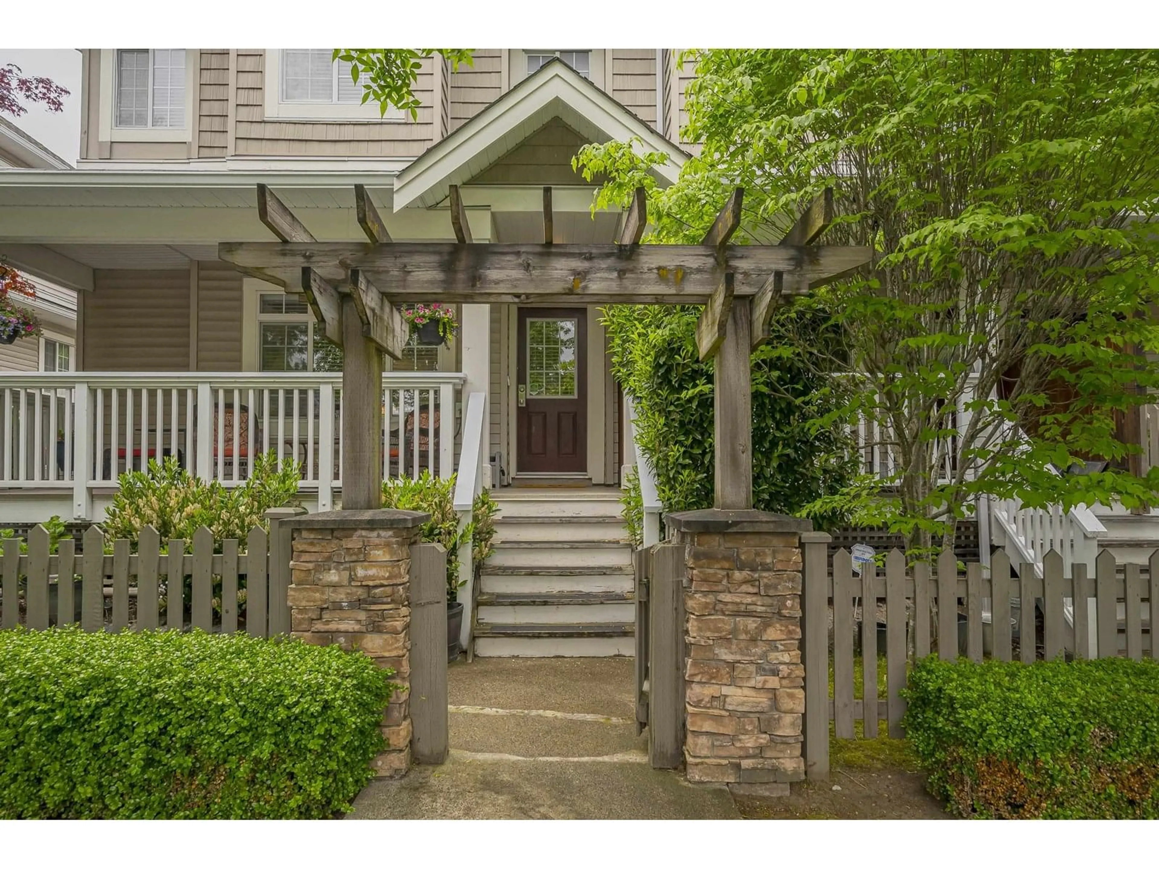 Indoor entryway for 62 - 6852 193, Surrey British Columbia V4N0C8