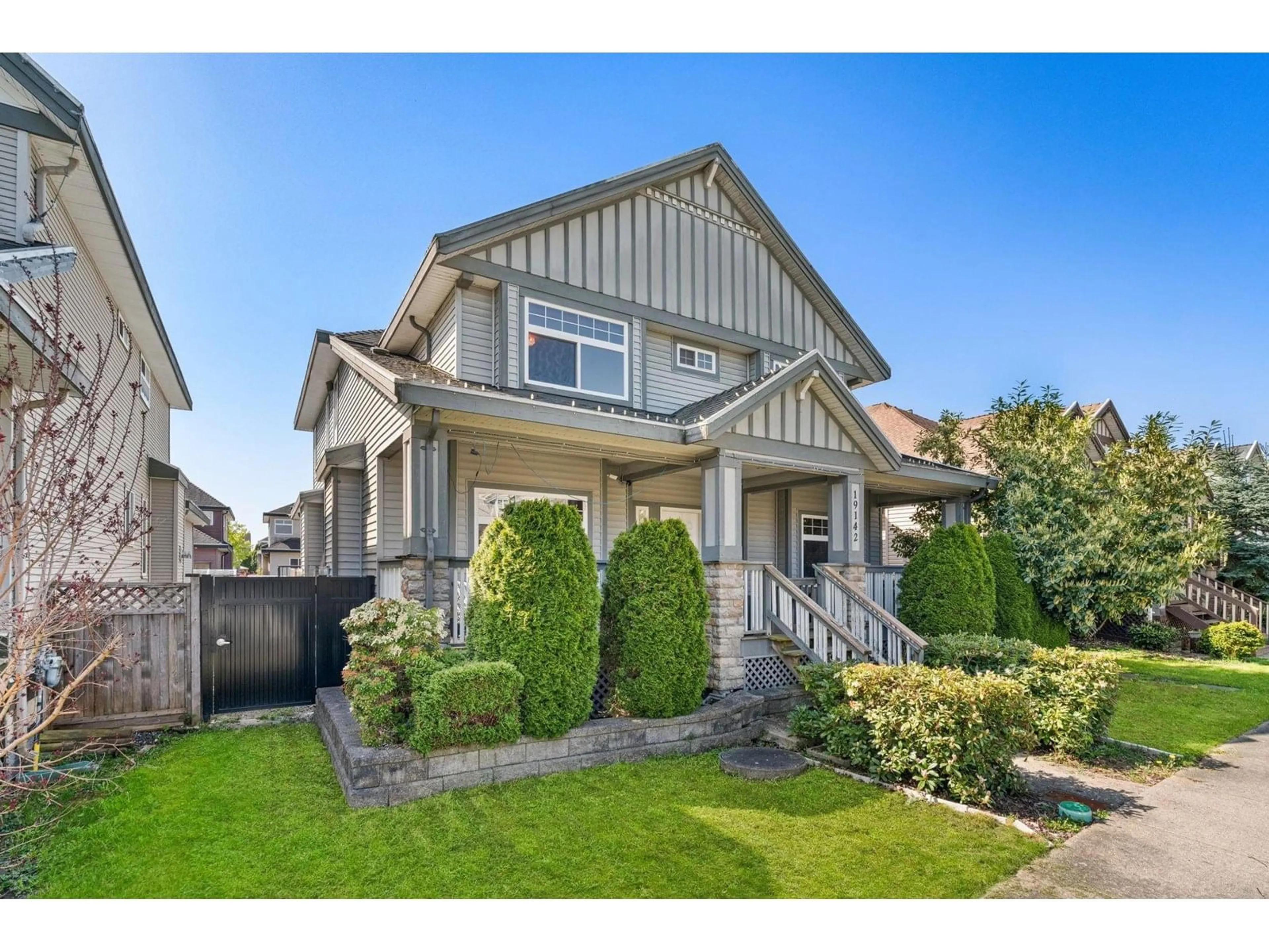 Home with vinyl exterior material, street for 19142 69A, Surrey British Columbia V4N0A5
